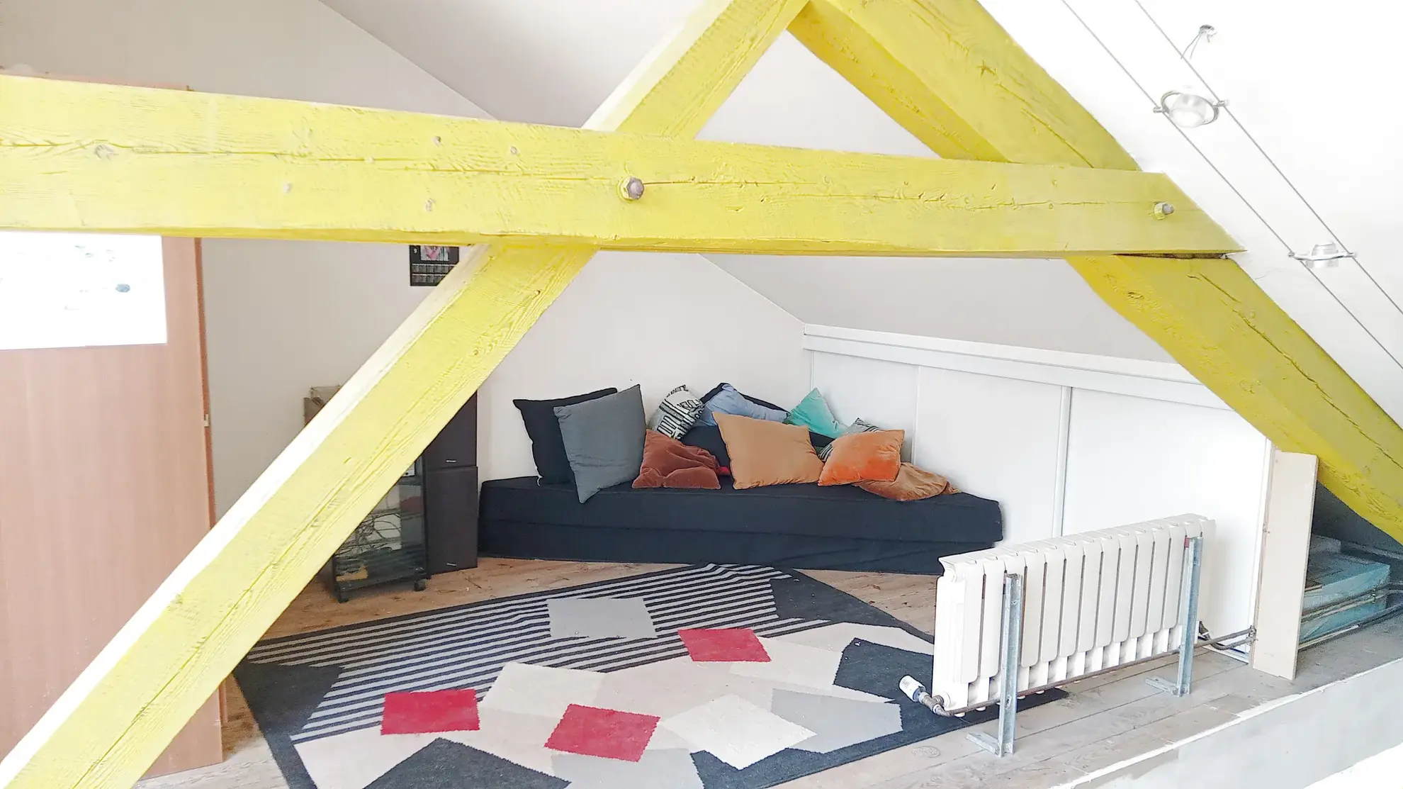 Magnifique duplex d'architecte à Millau avec grande pièce de vie mansardée 