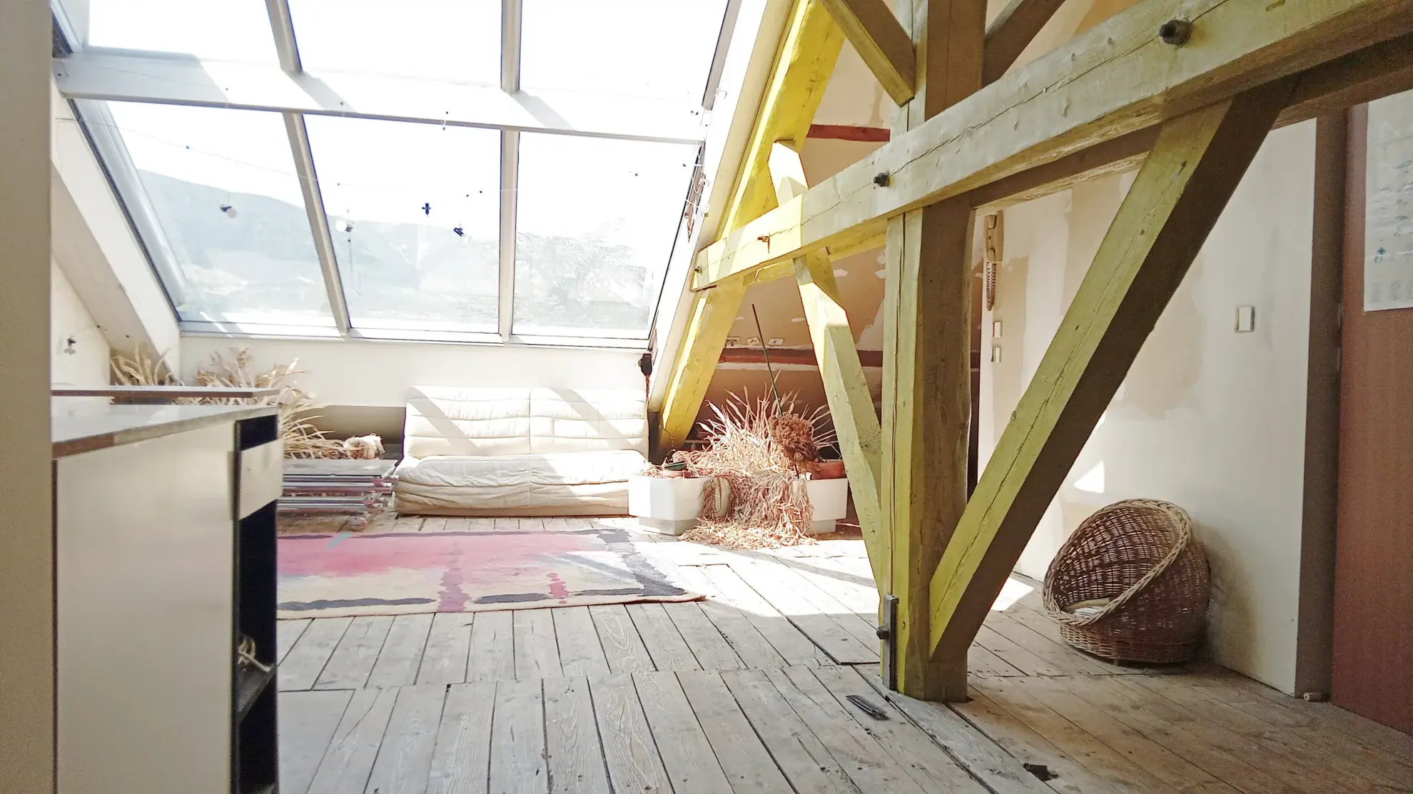 Magnifique duplex d'architecte à Millau avec grande pièce de vie mansardée 