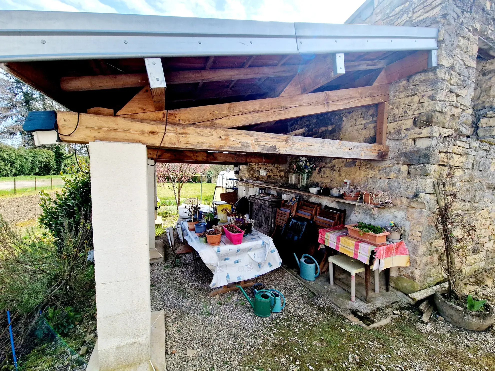 Maison de plain-pied meublée de 115 m2 avec jardin à Pisseloup, calme et nature 
