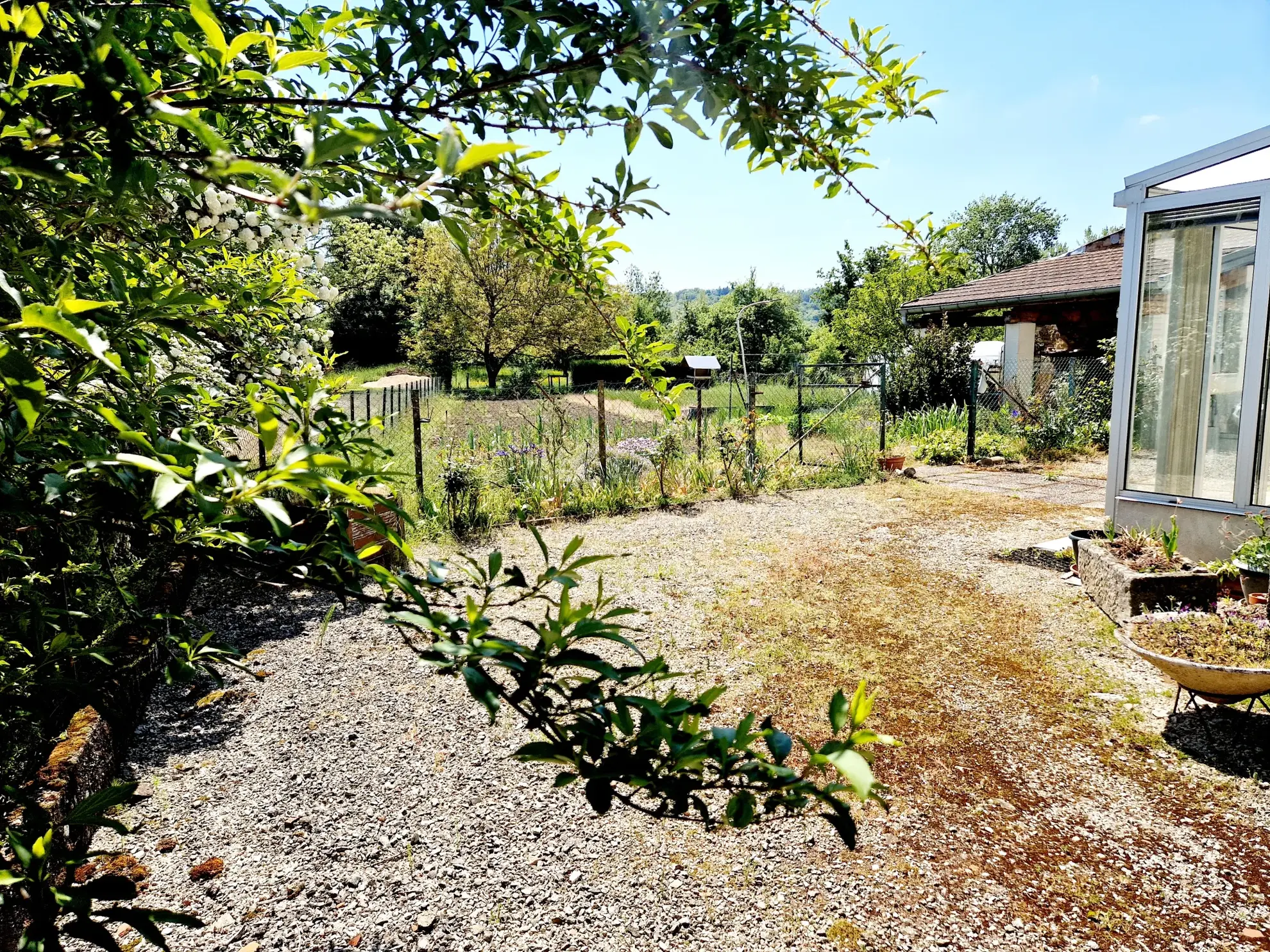 Maison de plain-pied meublée de 115 m2 avec jardin à Pisseloup, calme et nature