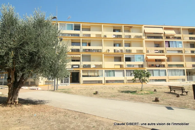 Appartement T1 de 19 m² avec terrasse à Balaruc-les-Bains, proche thermes et commodités 