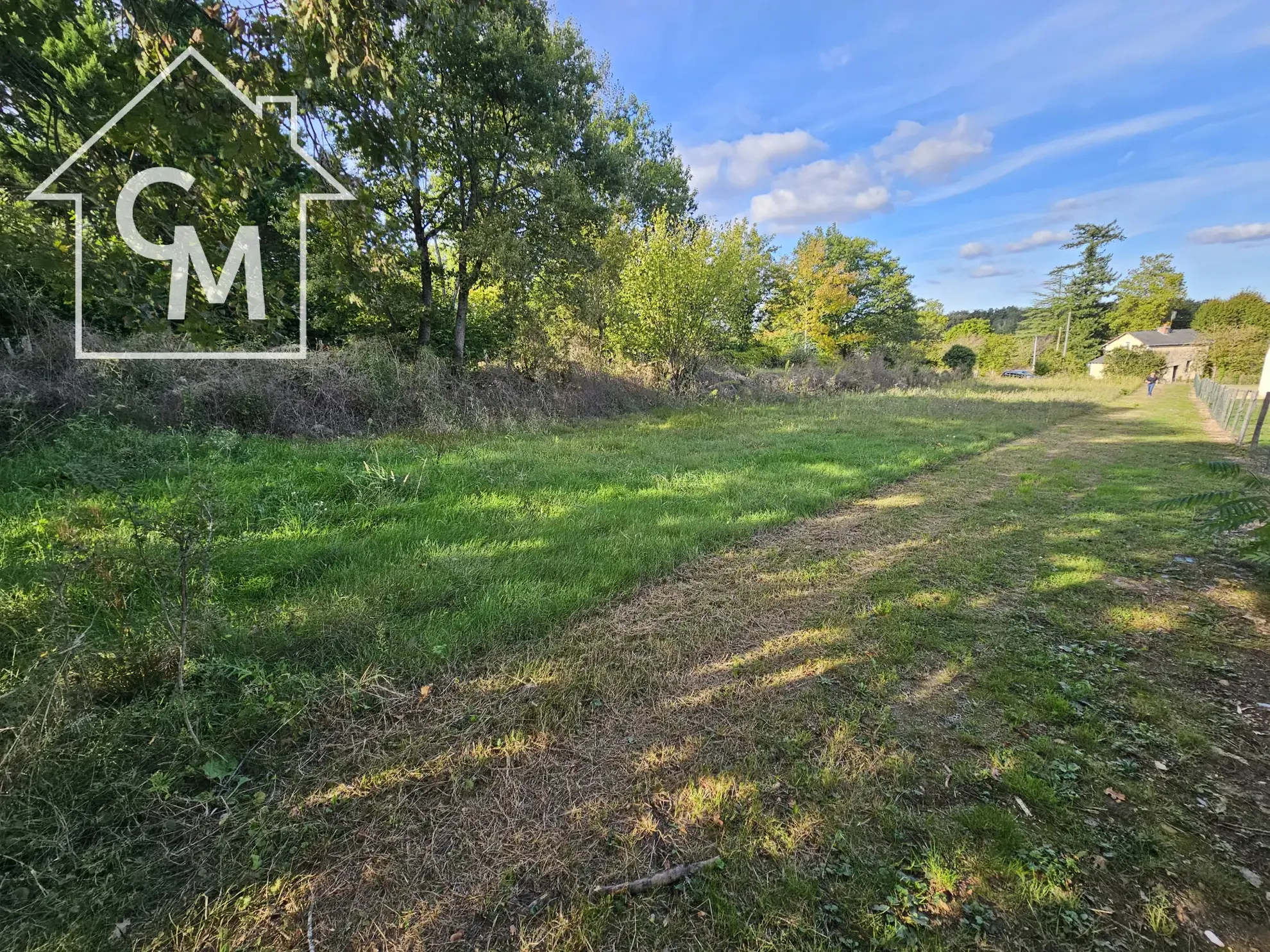 Terrain constructible de 1332 m² à Le Blanc en zone UB et A 