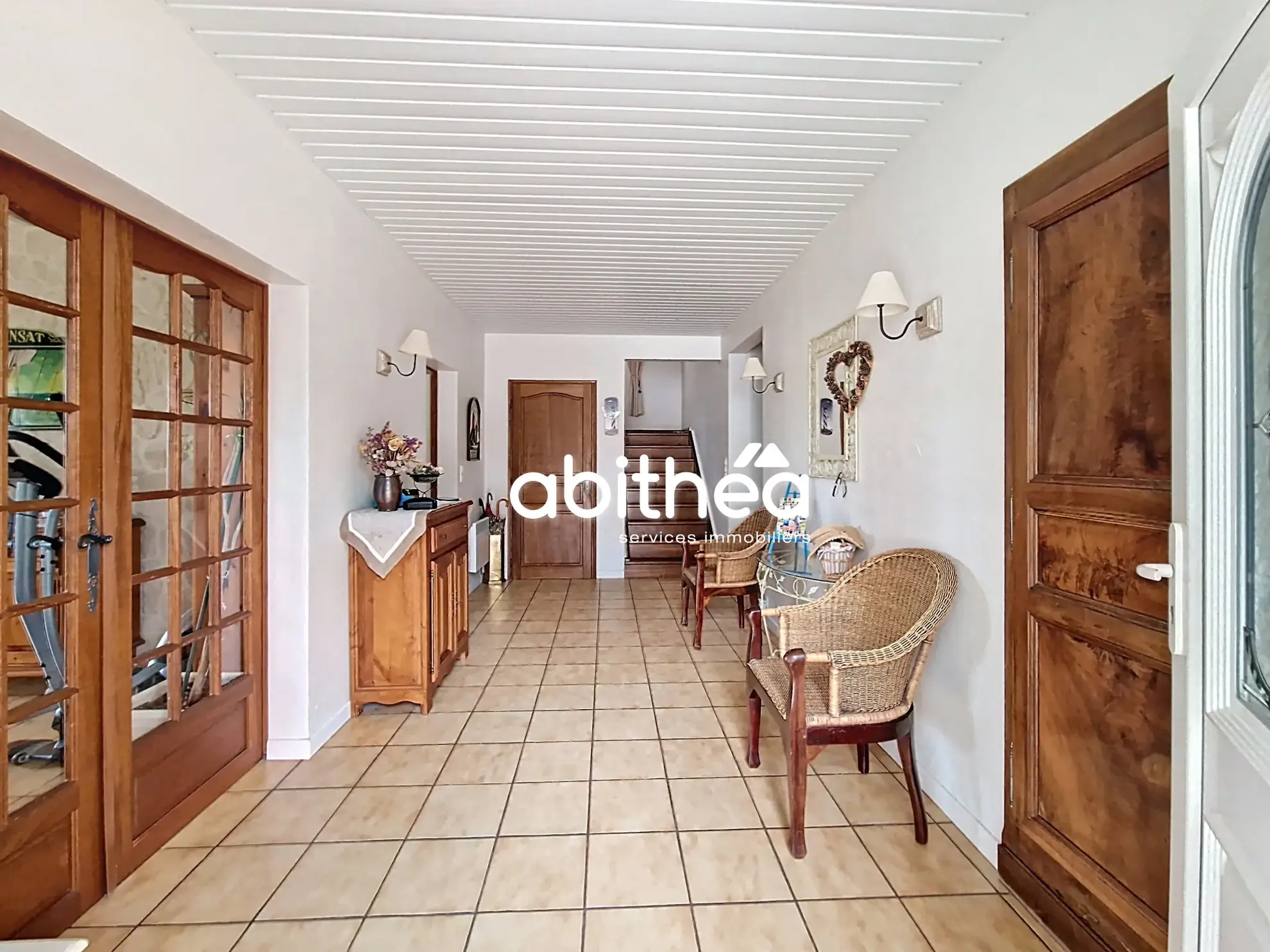 Maison familiale avec 6 chambres, piscine et grand terrain à Fléac-sur-seugne 