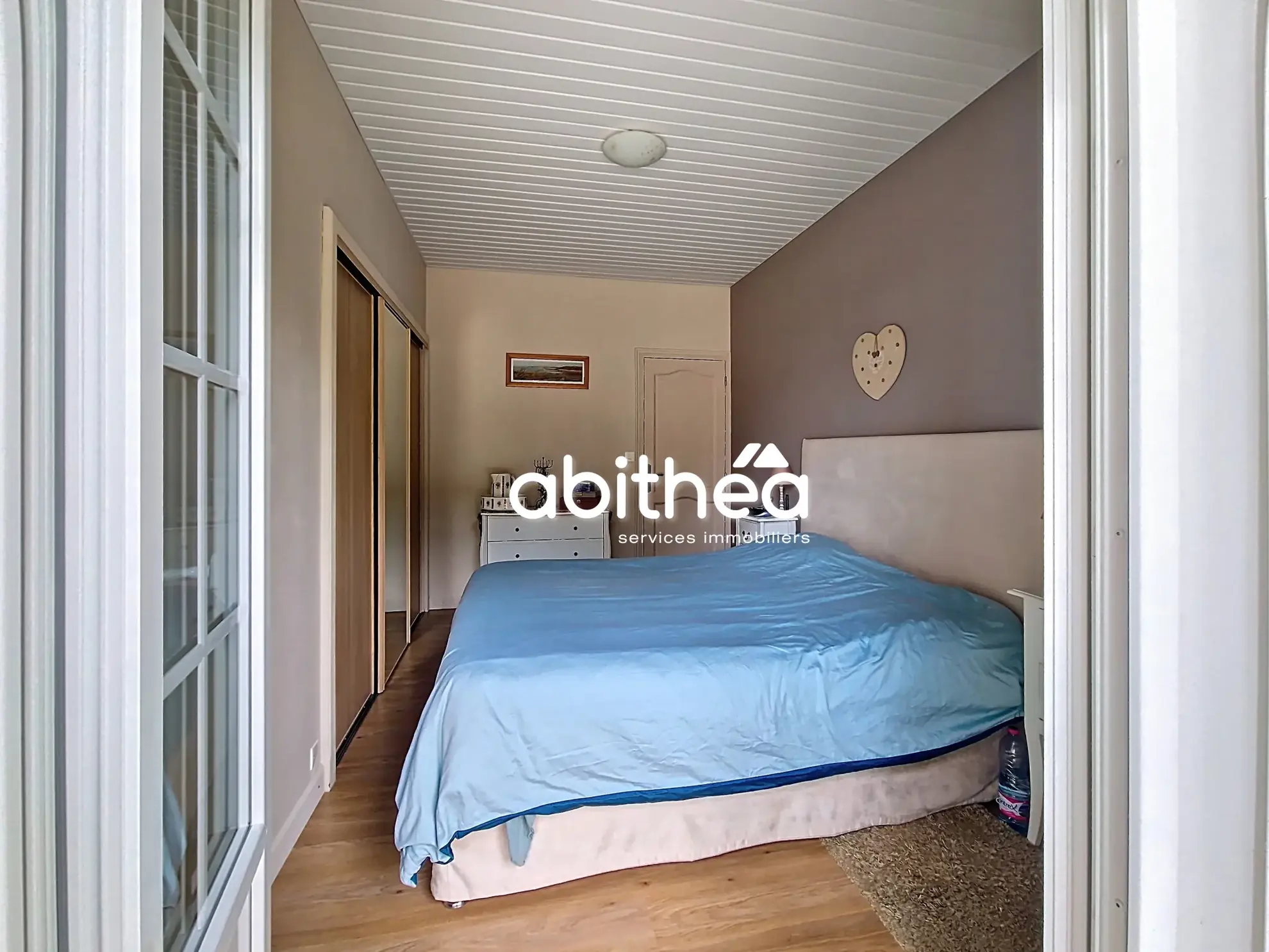 Maison familiale avec 6 chambres, piscine et grand terrain à Fléac-sur-seugne 