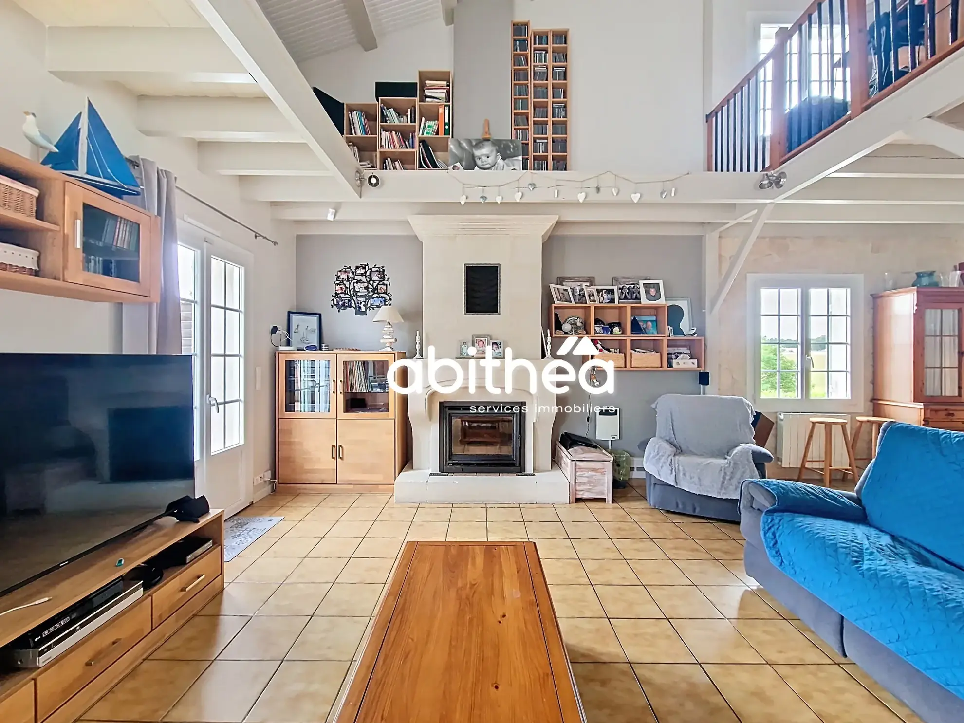 Maison familiale avec 6 chambres, piscine et grand terrain à Fléac-sur-seugne 