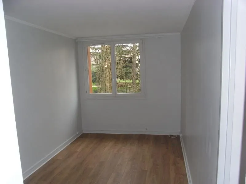 Appartement 4 pièces lumineux de 79 m² à Meudon La Forêt dans la résidence du Lac 