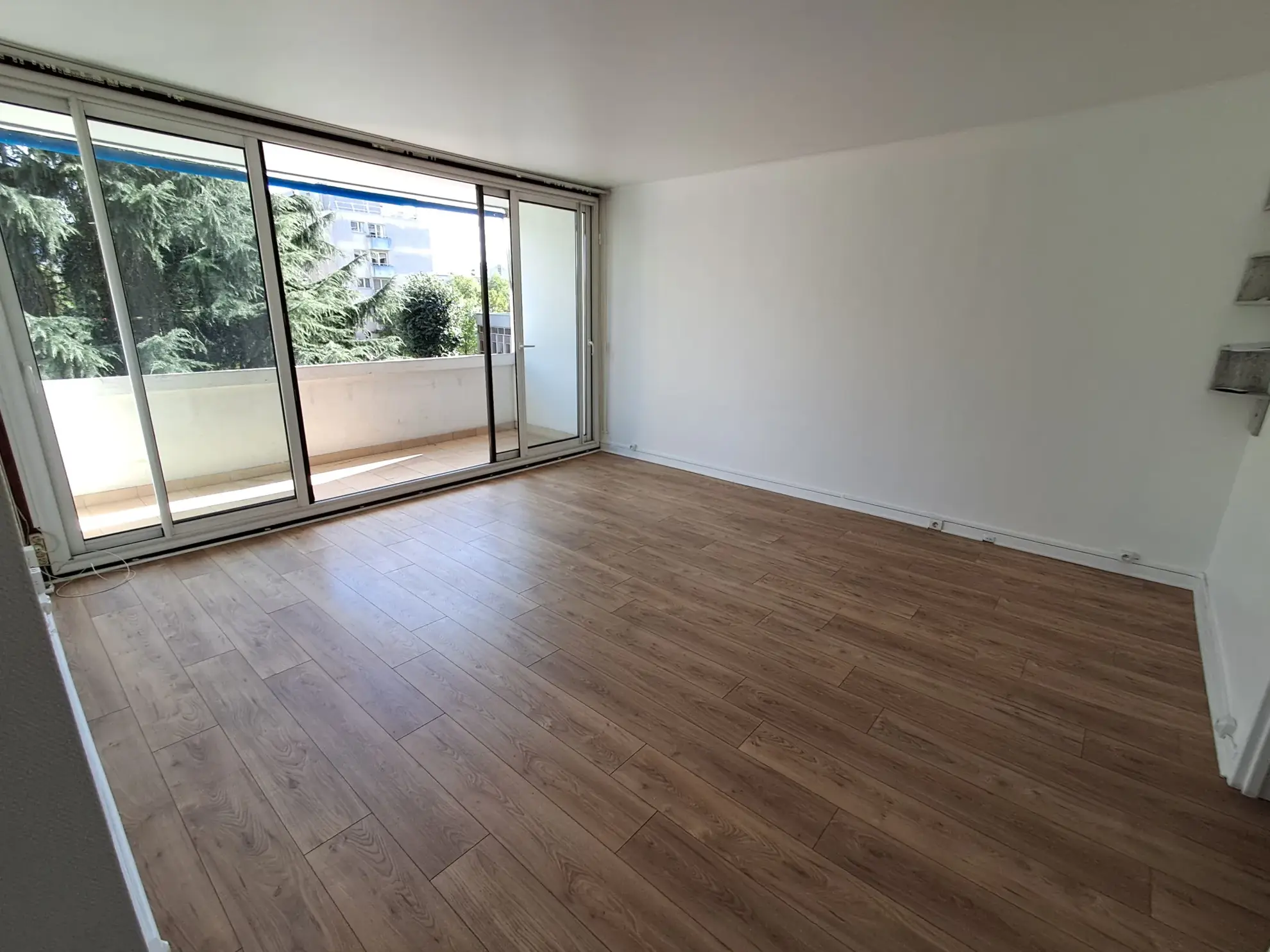 Appartement 4 pièces avec balcon et cave à Meudon La Forêt - Résidence du Lac