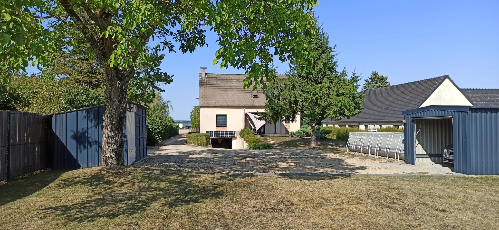 Maison individuelle de 135m² à Saint-Doulchard avec jardin et terrasse 