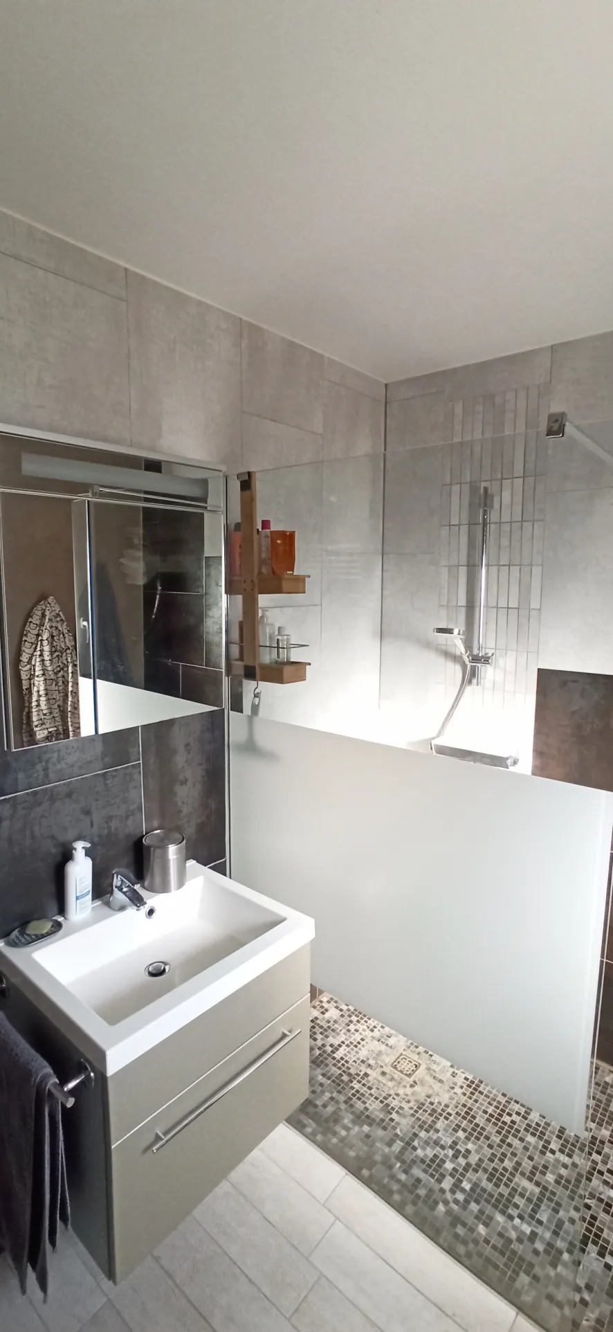 Maison individuelle de 135m² à Saint-Doulchard avec jardin et terrasse 