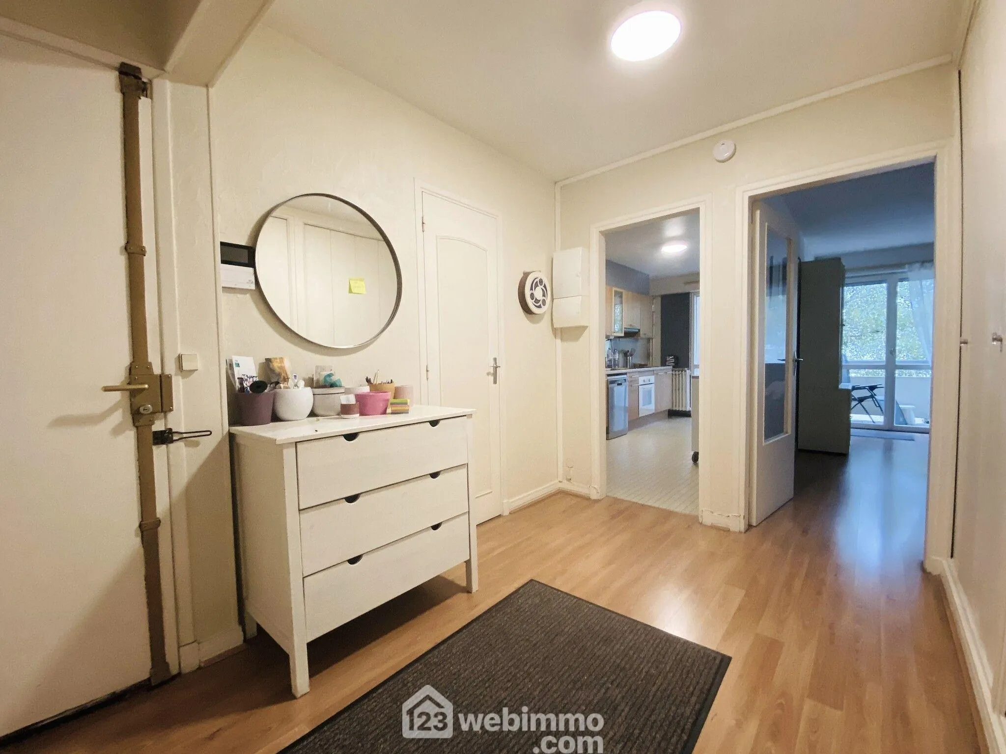 Appartement F4 lumineux de 81 m² à Évry-Courcouronnes avec balcon et garage 