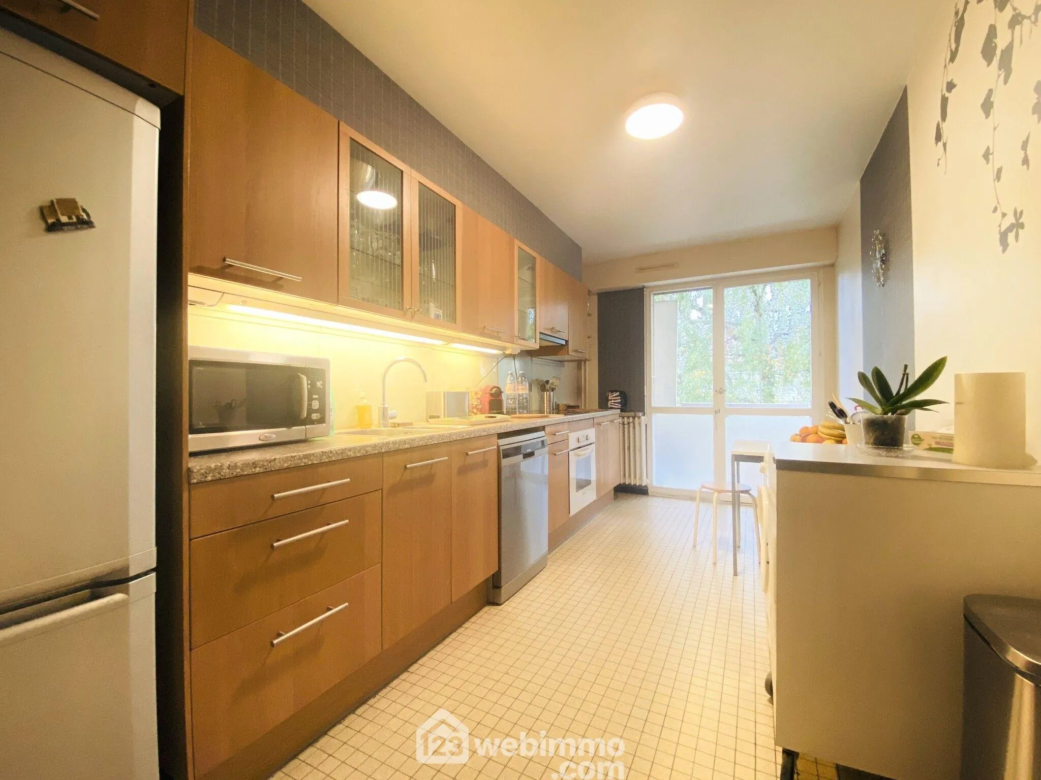 Appartement F4 lumineux de 81 m² à Évry-Courcouronnes avec balcon et garage 