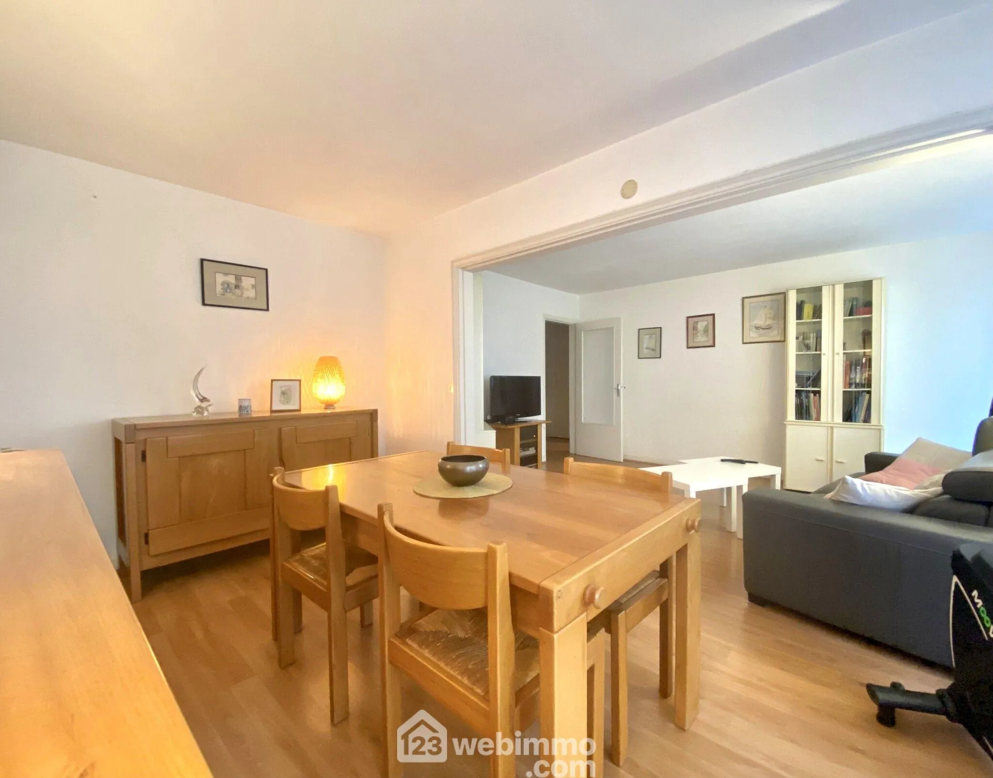 Appartement F4 lumineux de 81 m² à Évry-Courcouronnes avec balcon et garage 