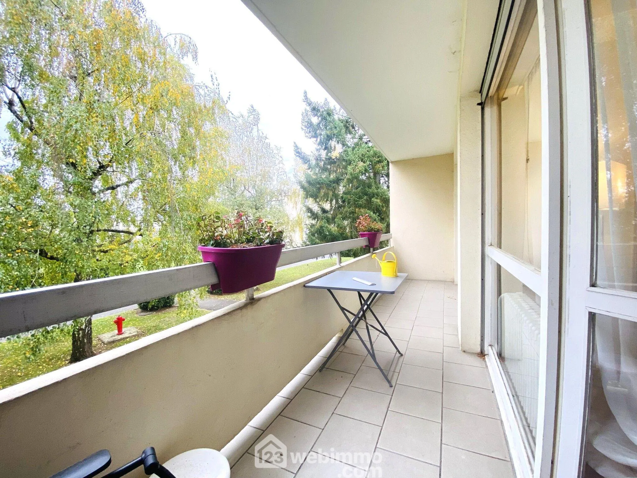 Appartement F4 lumineux de 81 m² à Évry-Courcouronnes avec balcon et garage 