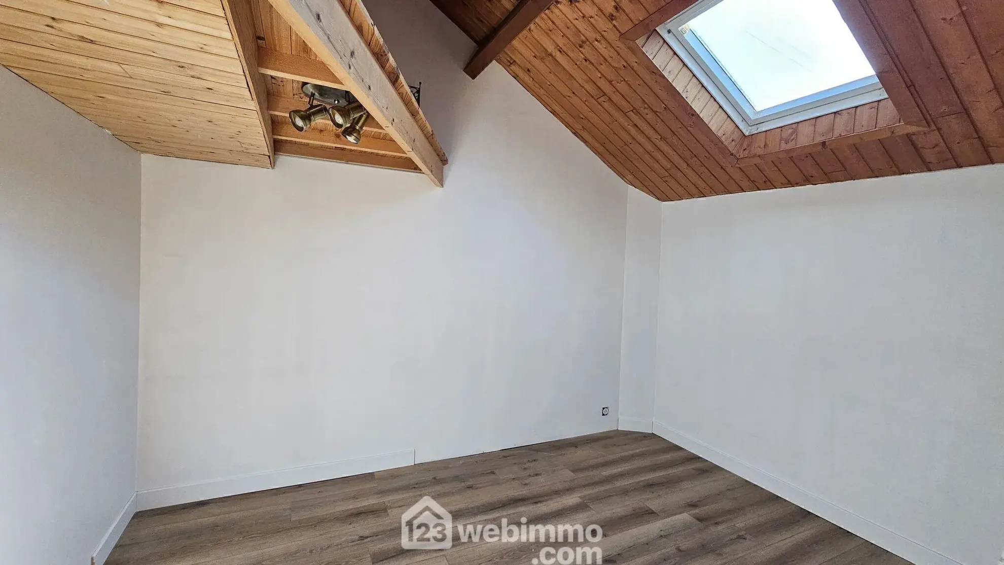 Maison en pierre de 80 m² avec terrasse à Milly-la-Forêt 