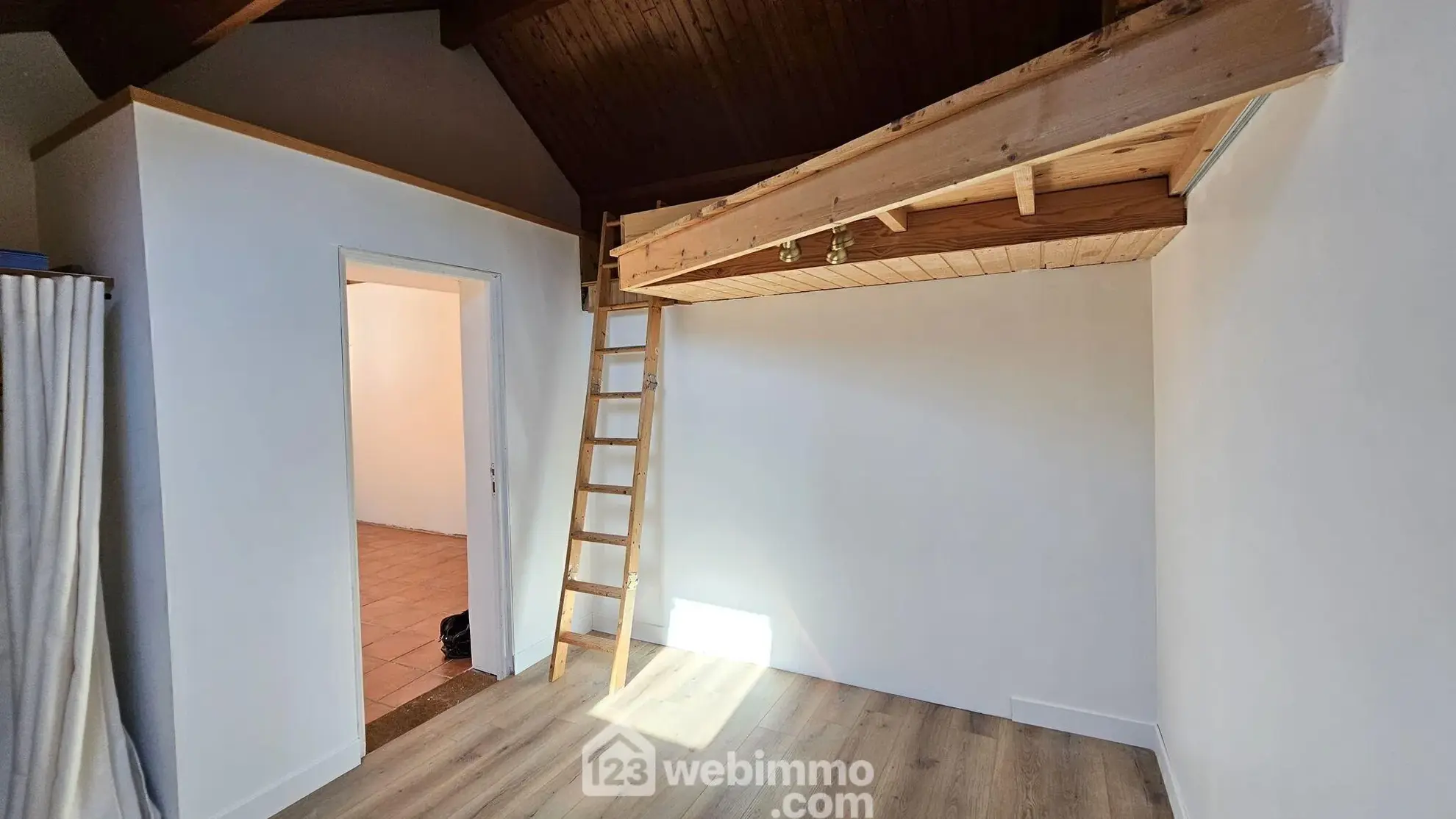 Maison en pierre de 80 m² avec terrasse à Milly-la-Forêt 