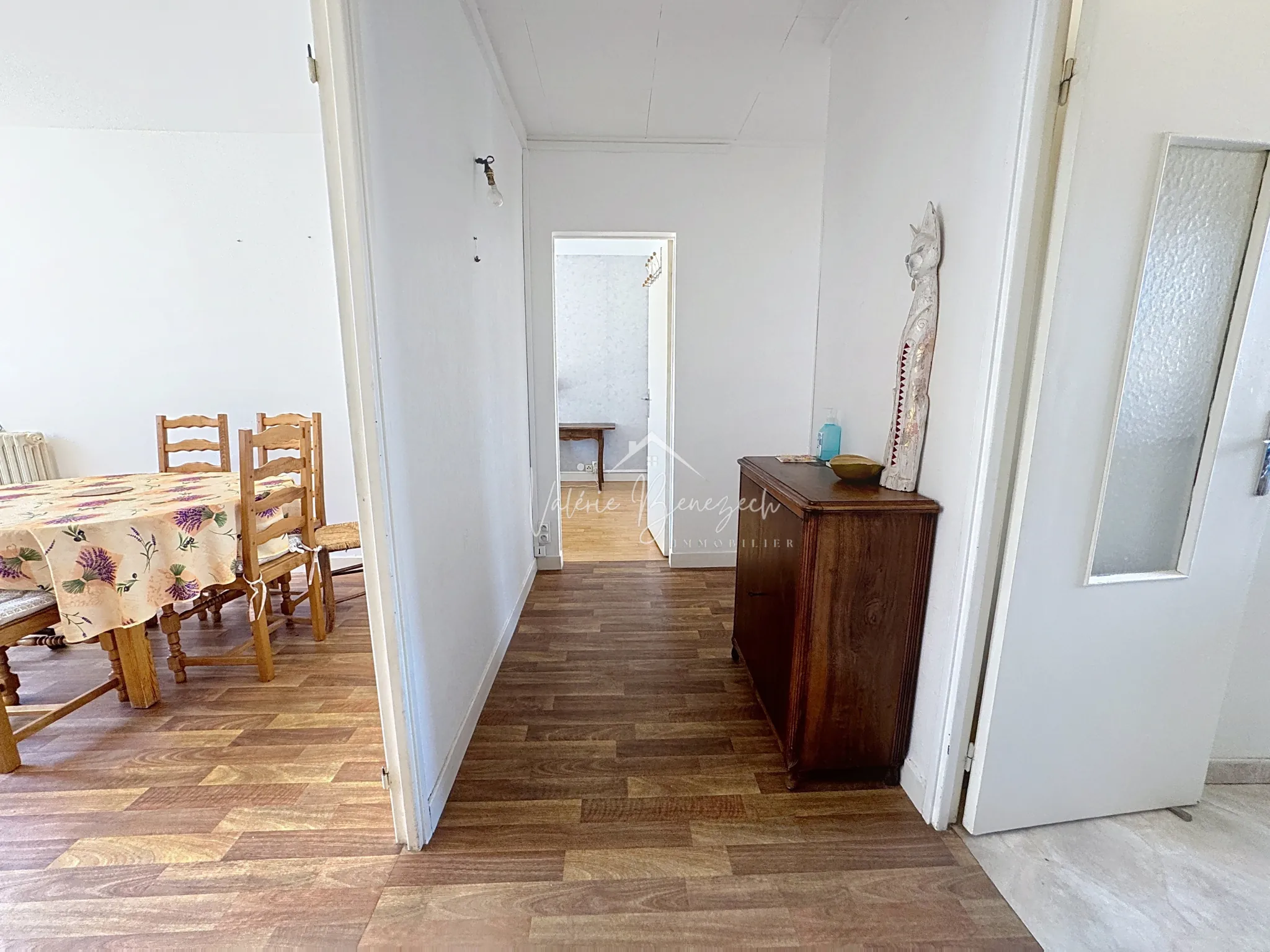 Appartement T4 lumineux avec balcon, jardin et parking à Saint-Affrique 