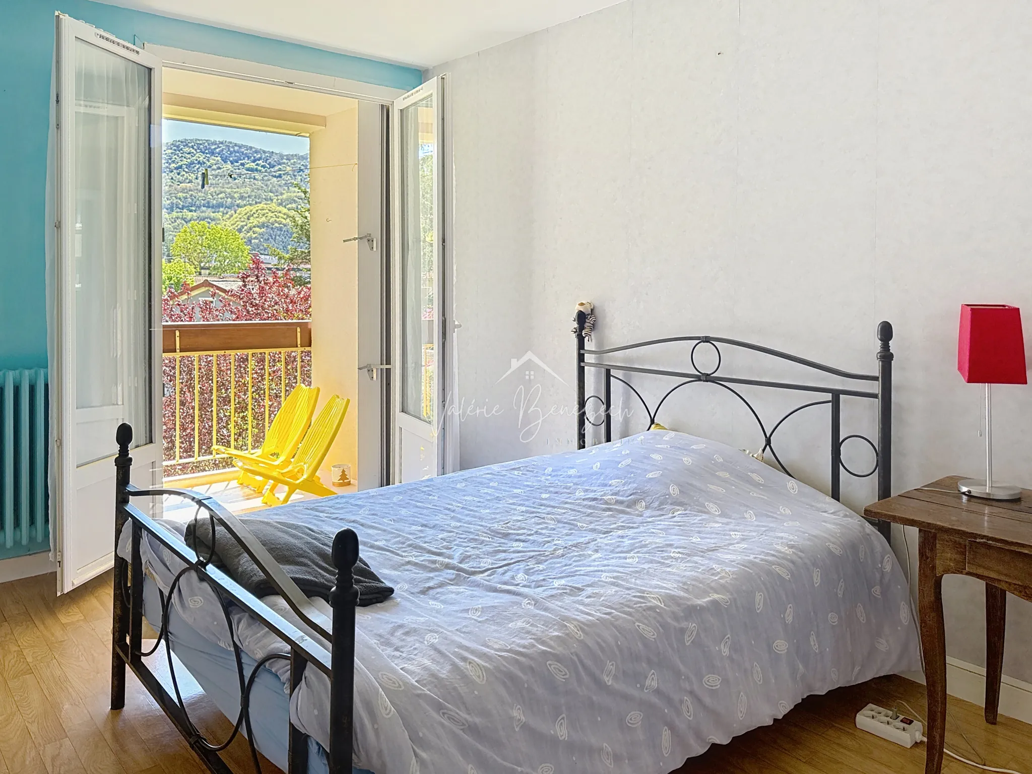 Appartement T4 lumineux avec balcon, jardin et parking à Saint-Affrique 