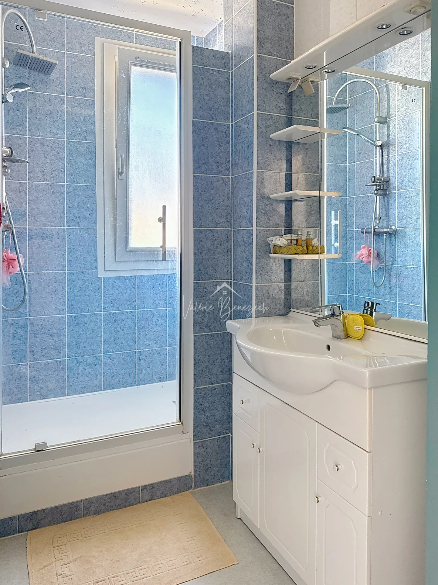 Appartement T4 lumineux avec balcon, jardin et parking à Saint-Affrique 