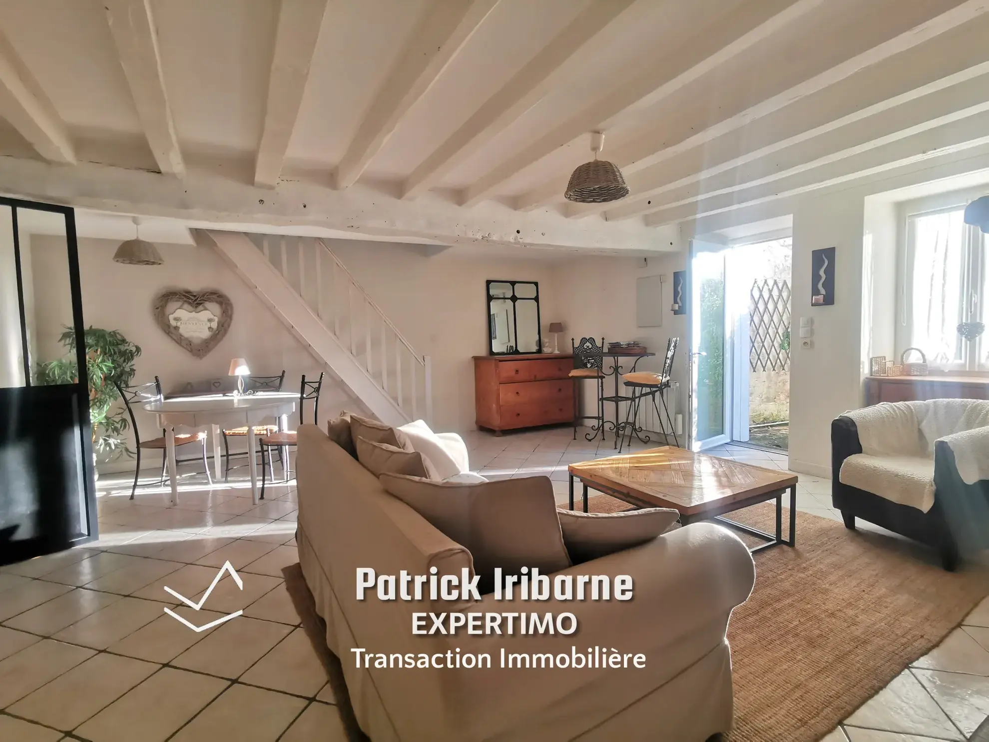 Maison Saintongeaise avec dépendances et jardin près de Saintes