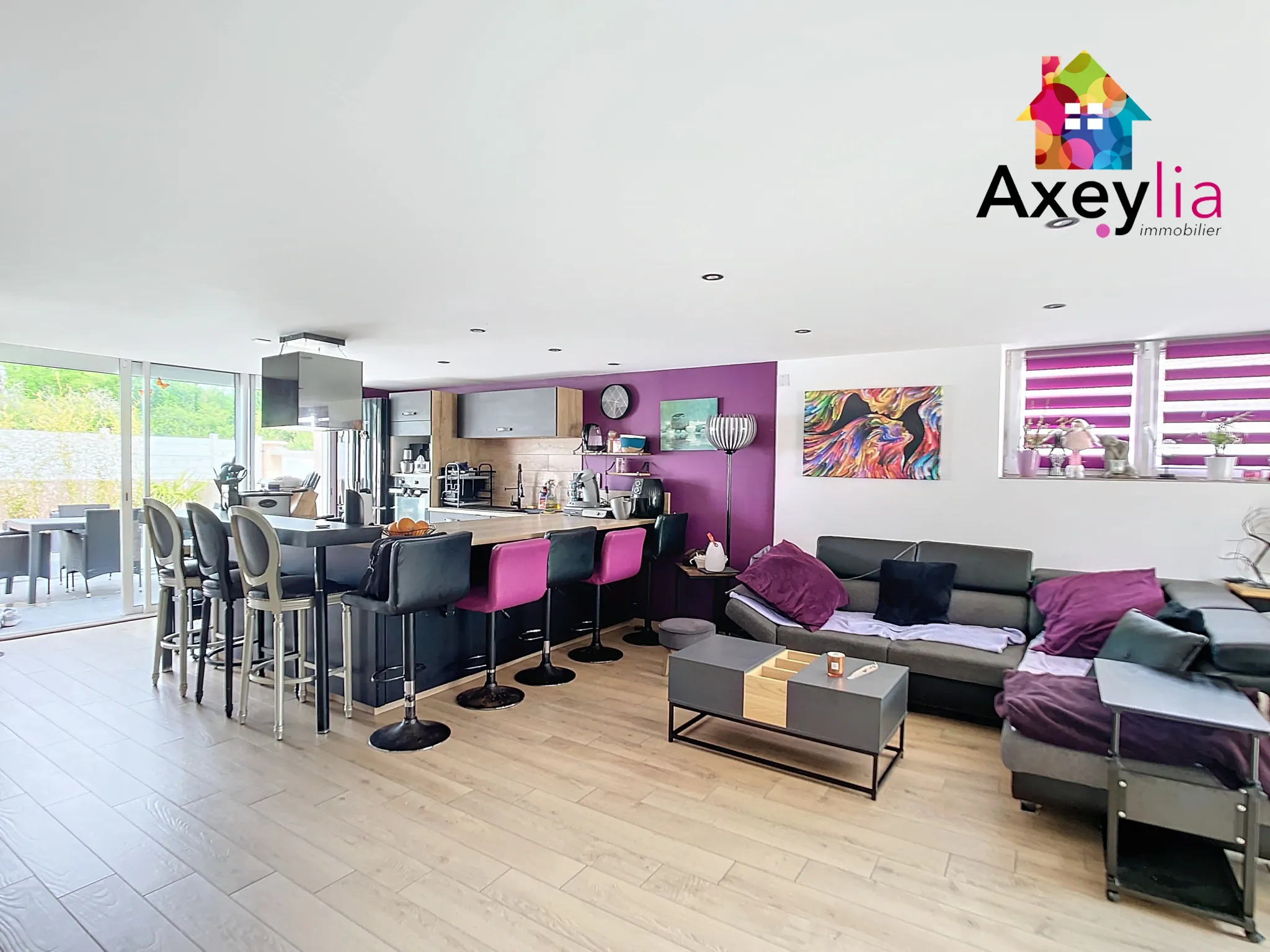 Maison rénovée avec 4 chambres à Riorges, terrain de 380 m² 