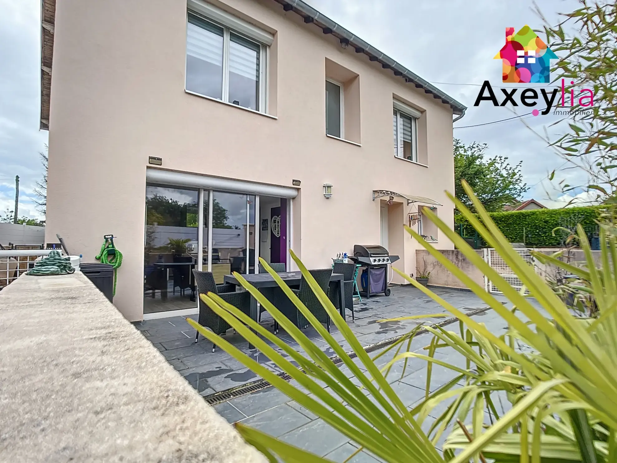 Maison rénovée avec 4 chambres à Riorges, terrain de 380 m²