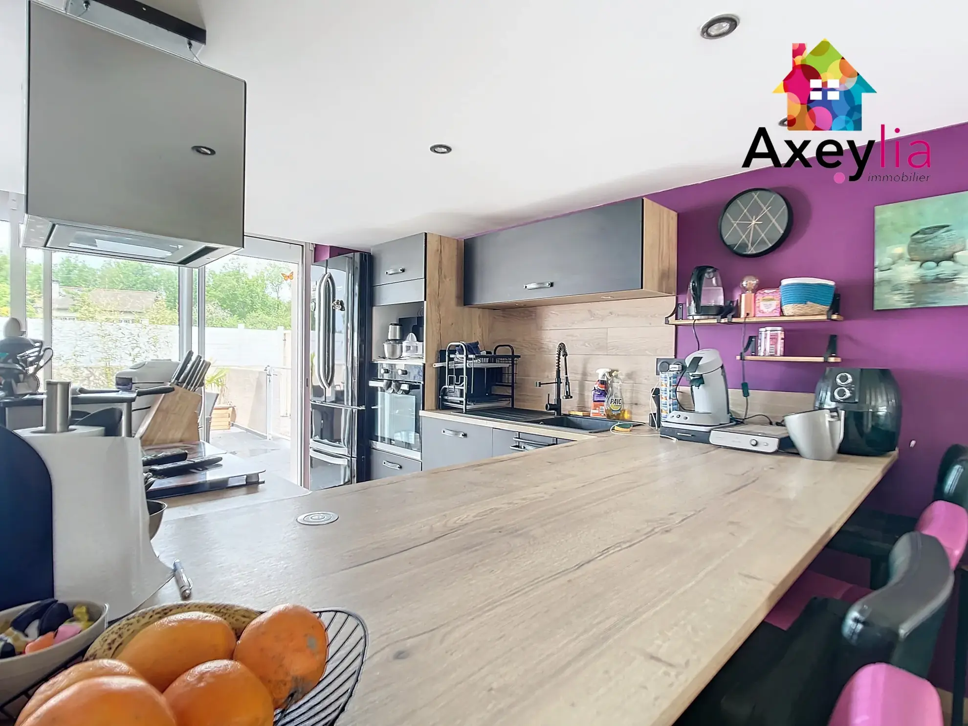 Maison rénovée avec 4 chambres à Riorges, terrain de 380 m² 