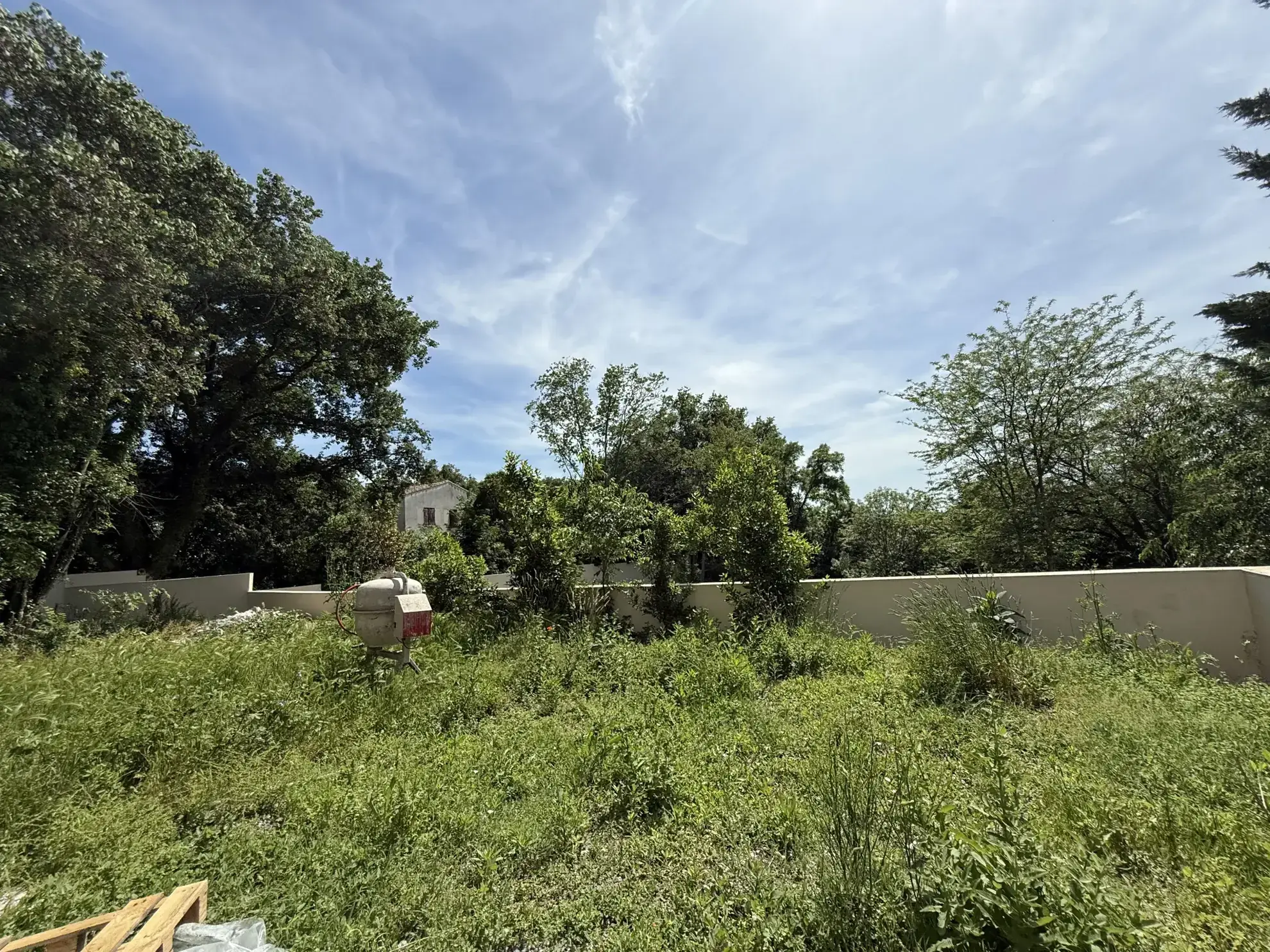 Maison à Villevieille de 117 m² avec 3 chambres et jardin, rénovation moderne