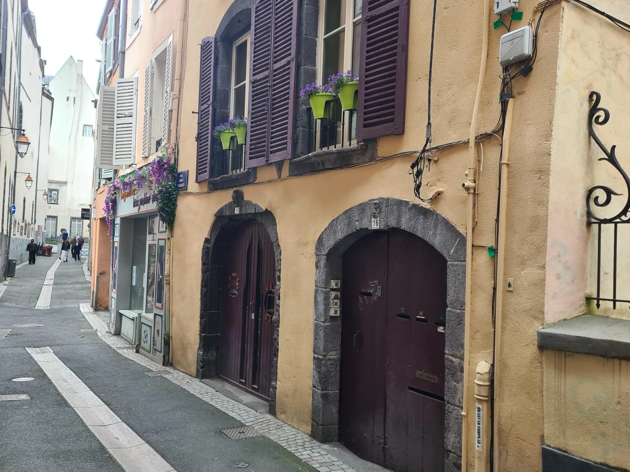 Immeuble ancien à vendre au cœur de Clermont-Ferrand - Rénovation possible 