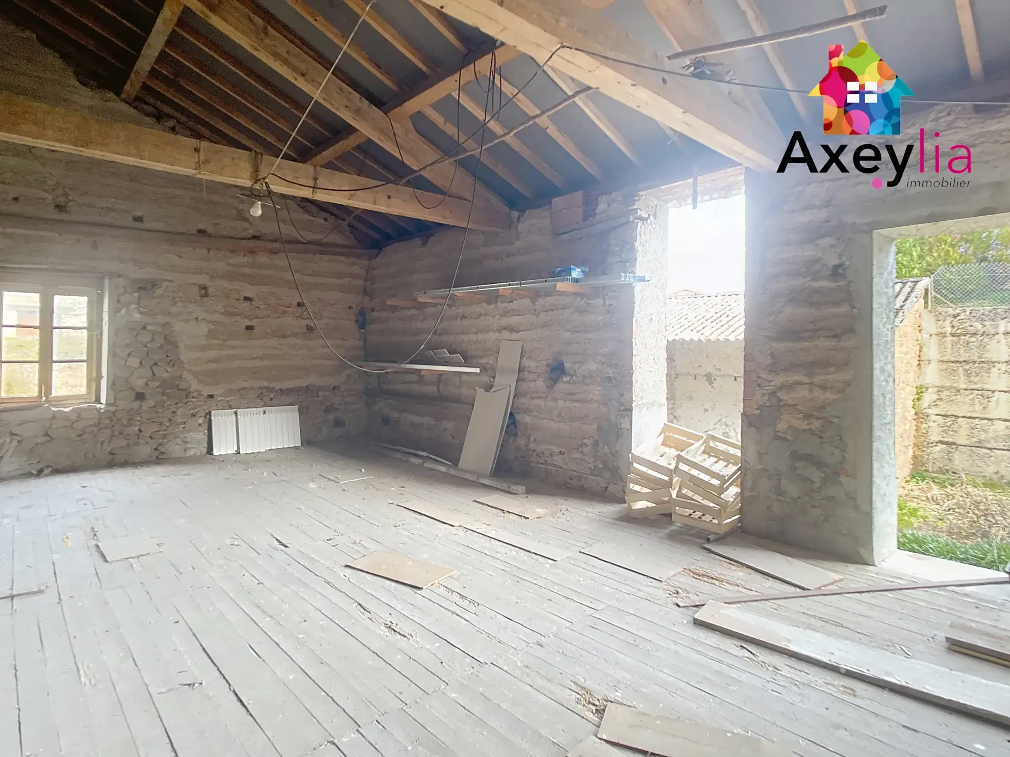 Appartement à rénover de 150 m² avec terrasse à Cuinzier 