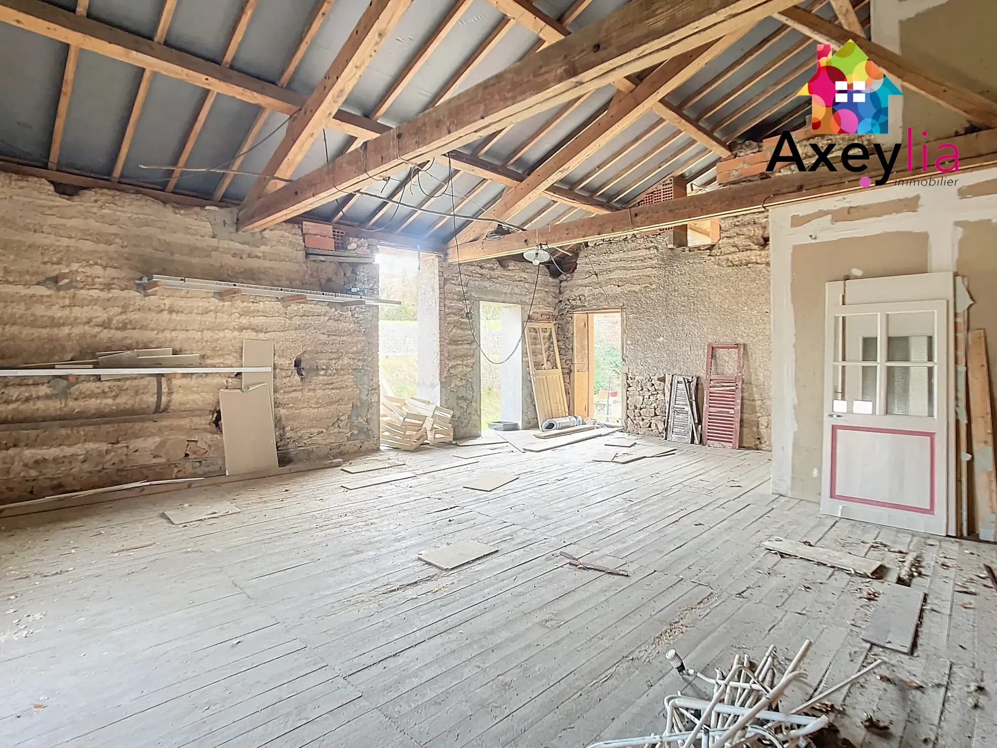 Appartement à rénover de 150 m² avec terrasse à Cuinzier 