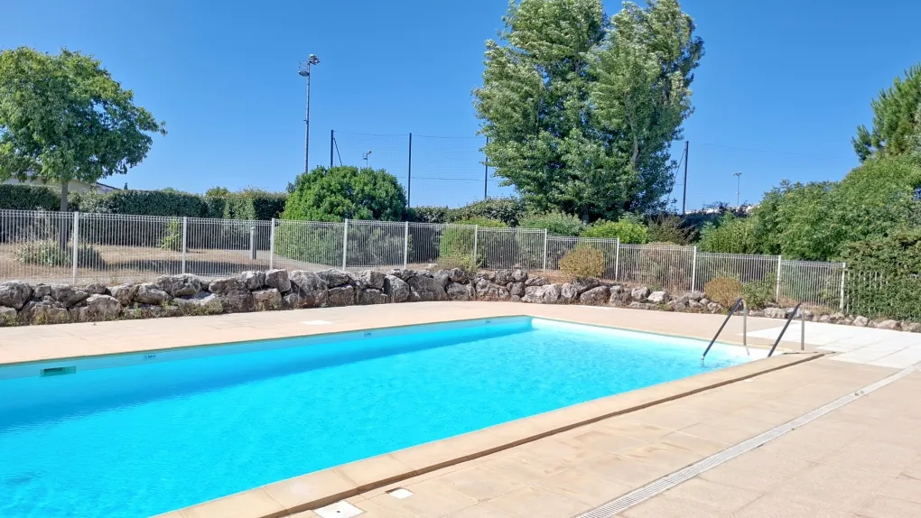 Maison de 3 pièces avec jardin et piscine à Poulx, proximité Nîmes