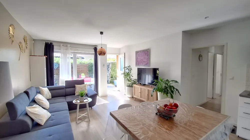 Maison de 3 pièces avec jardin et piscine à Poulx, proximité Nîmes 