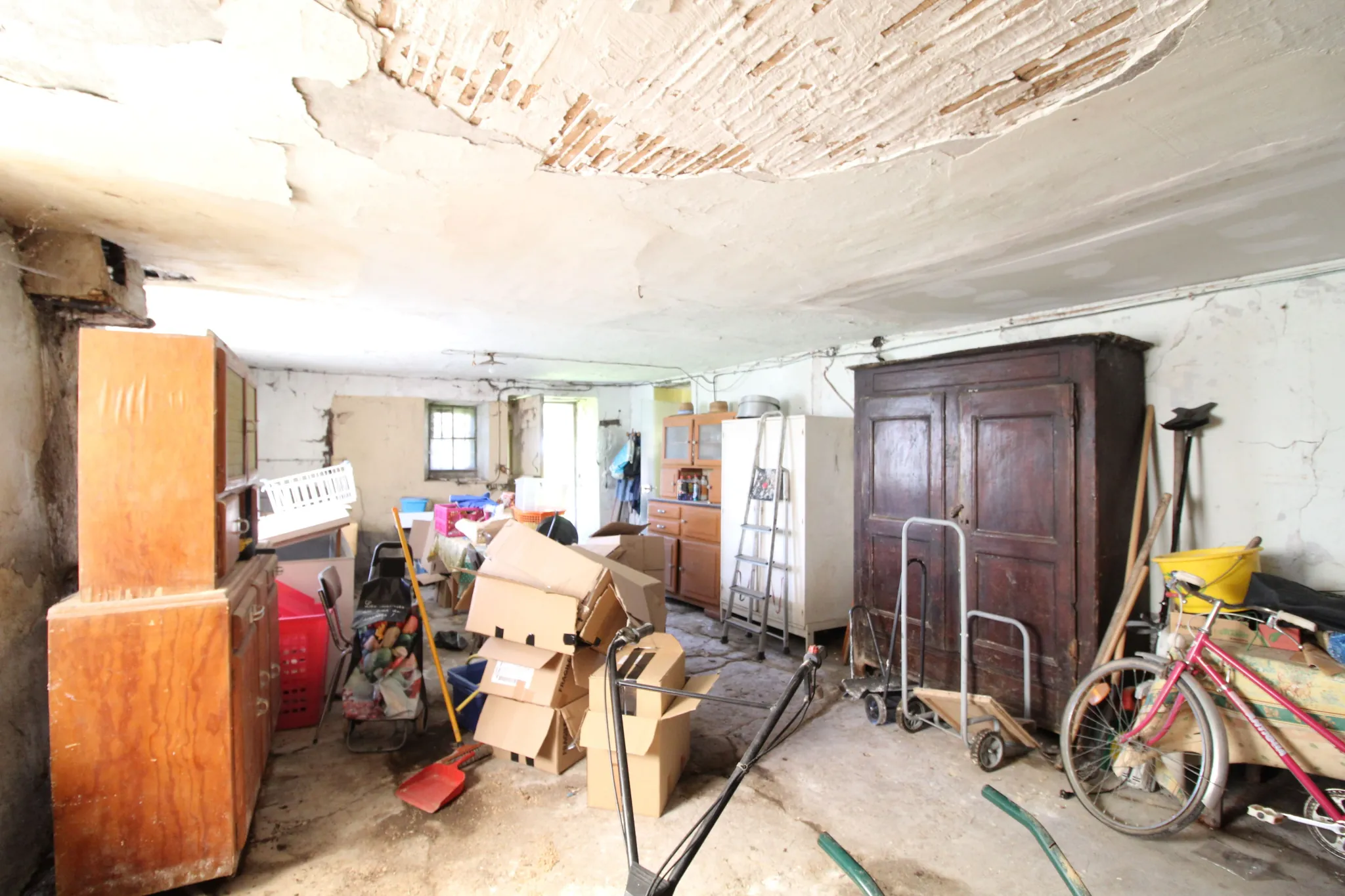 Grande maison à rénover de 235 m² avec terrain de 1500 m² à Mounes Prohencoux 