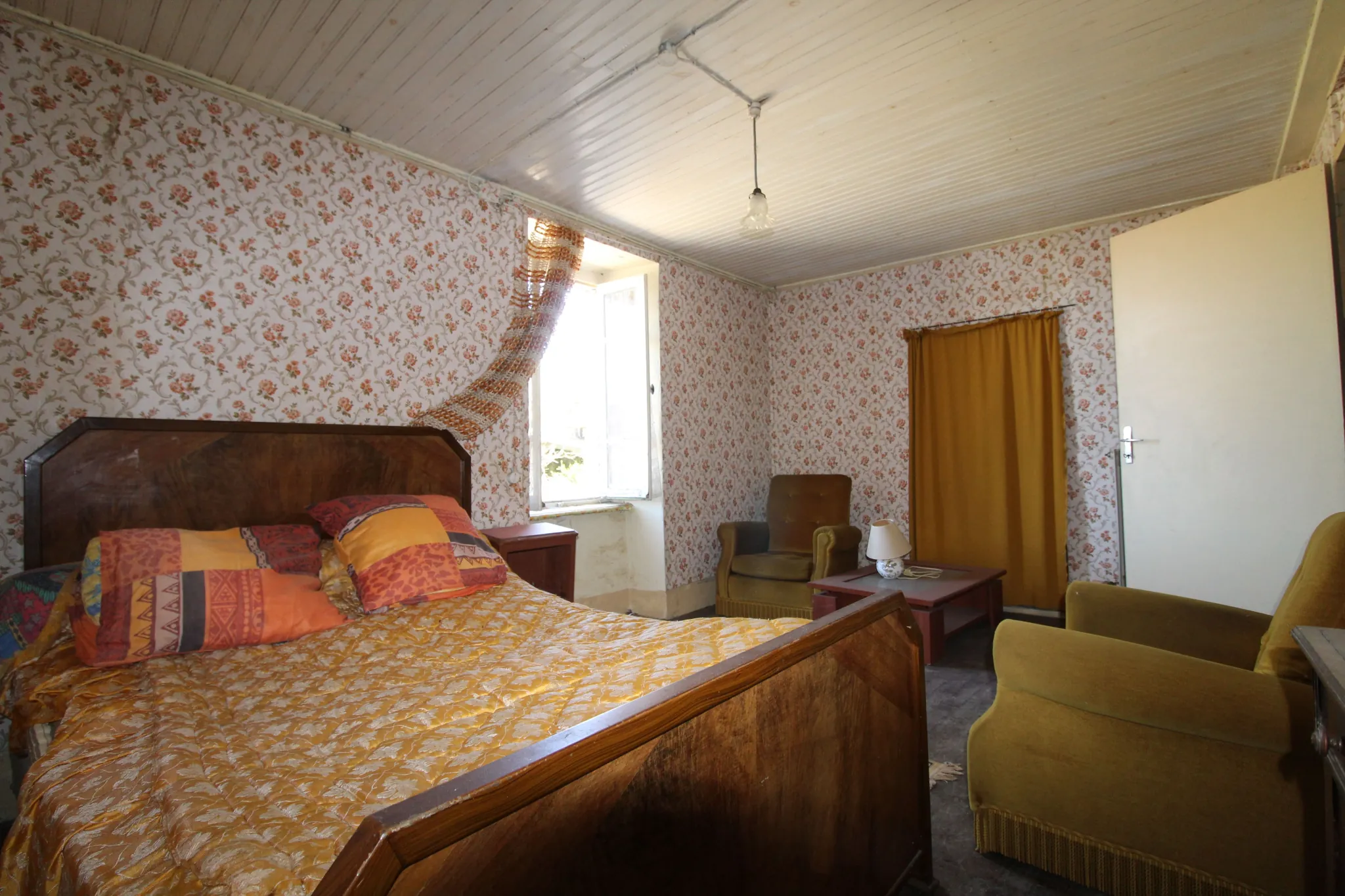 Grande maison à rénover de 235 m² avec terrain de 1500 m² à Mounes Prohencoux 