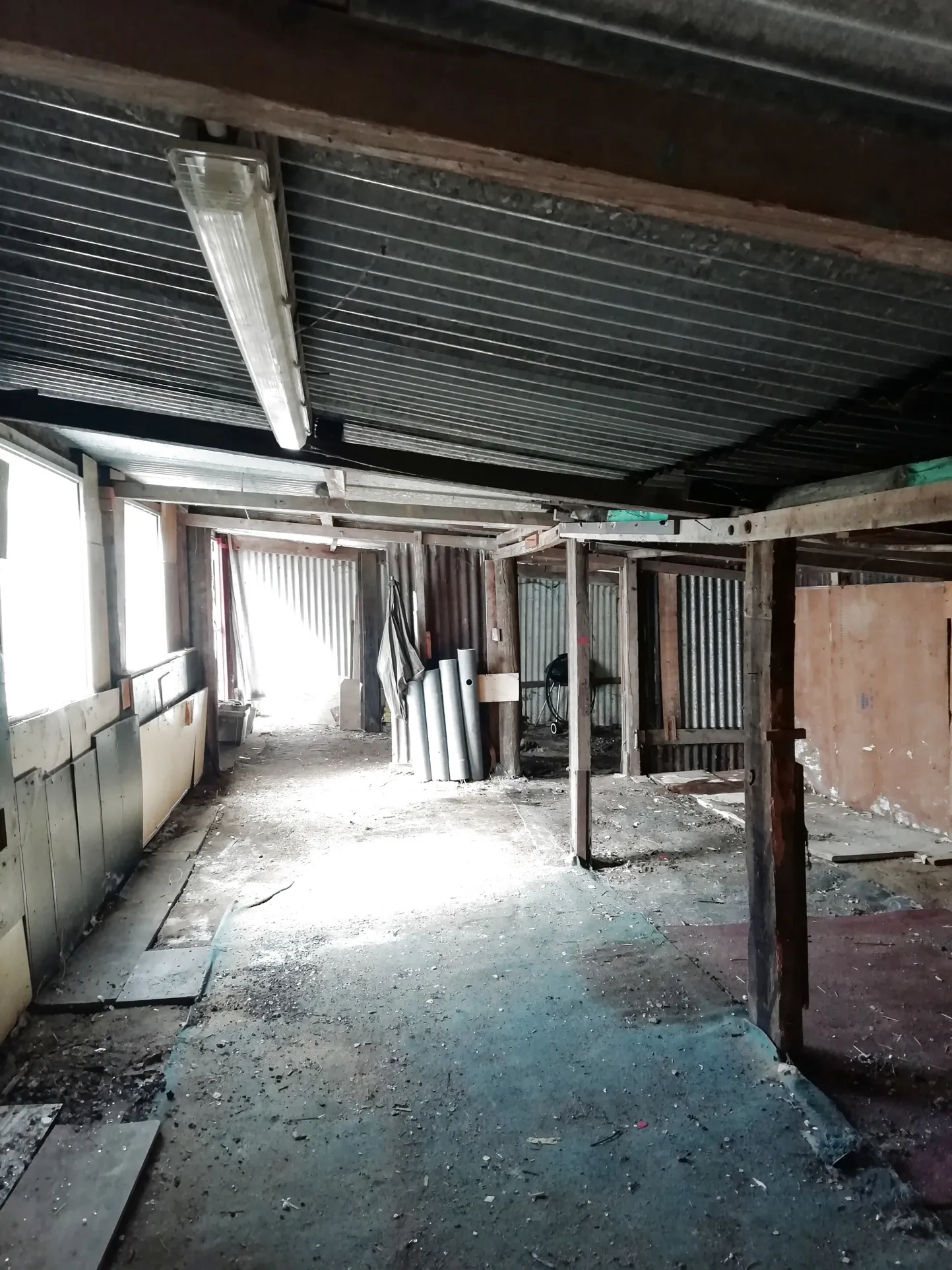 Maison de village à rénover dans le Cher avec dépendances et jardin clos 