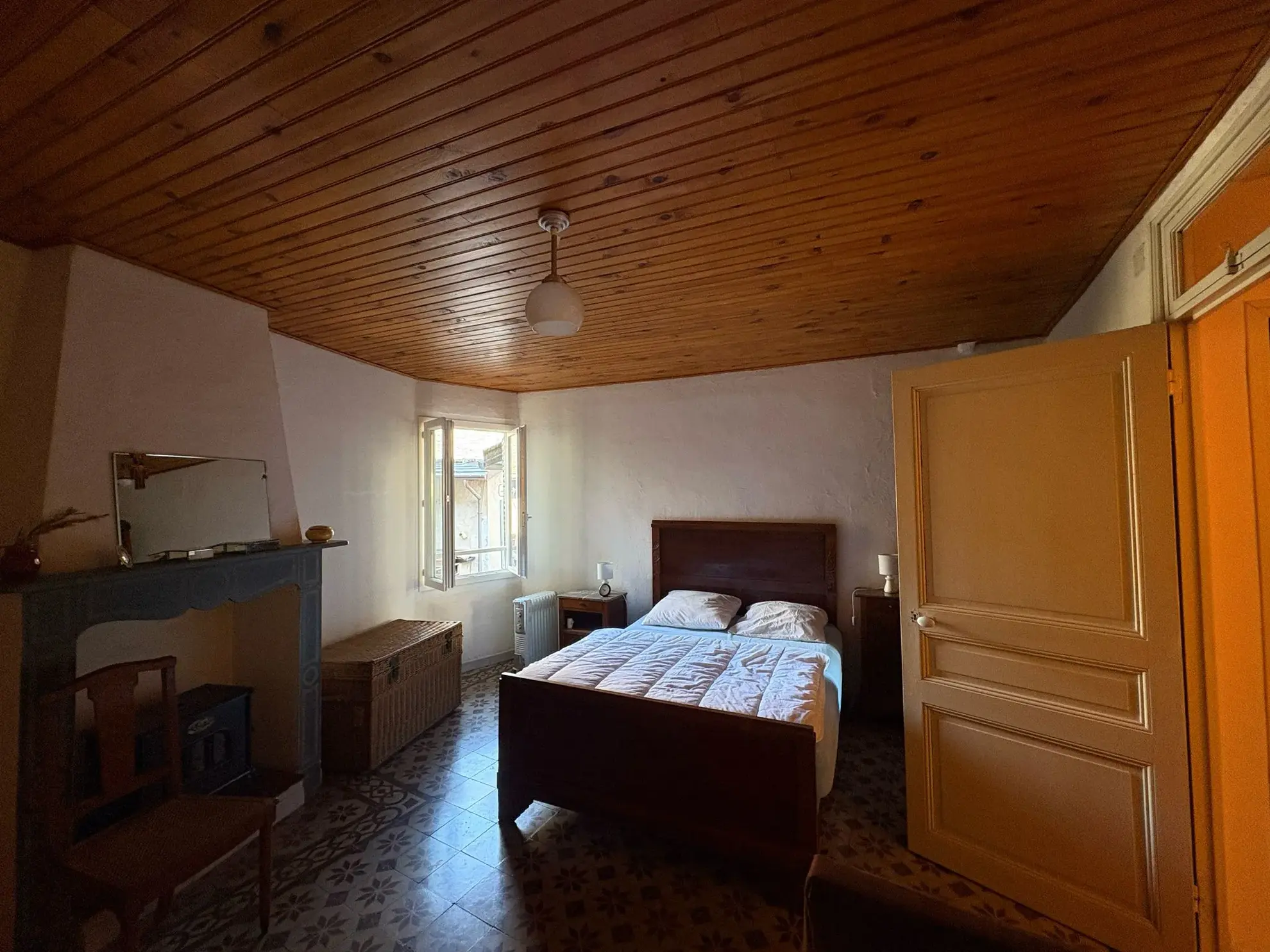 Maison de village à rénover à La Brigue avec grand potentiel et grenier aménageable 