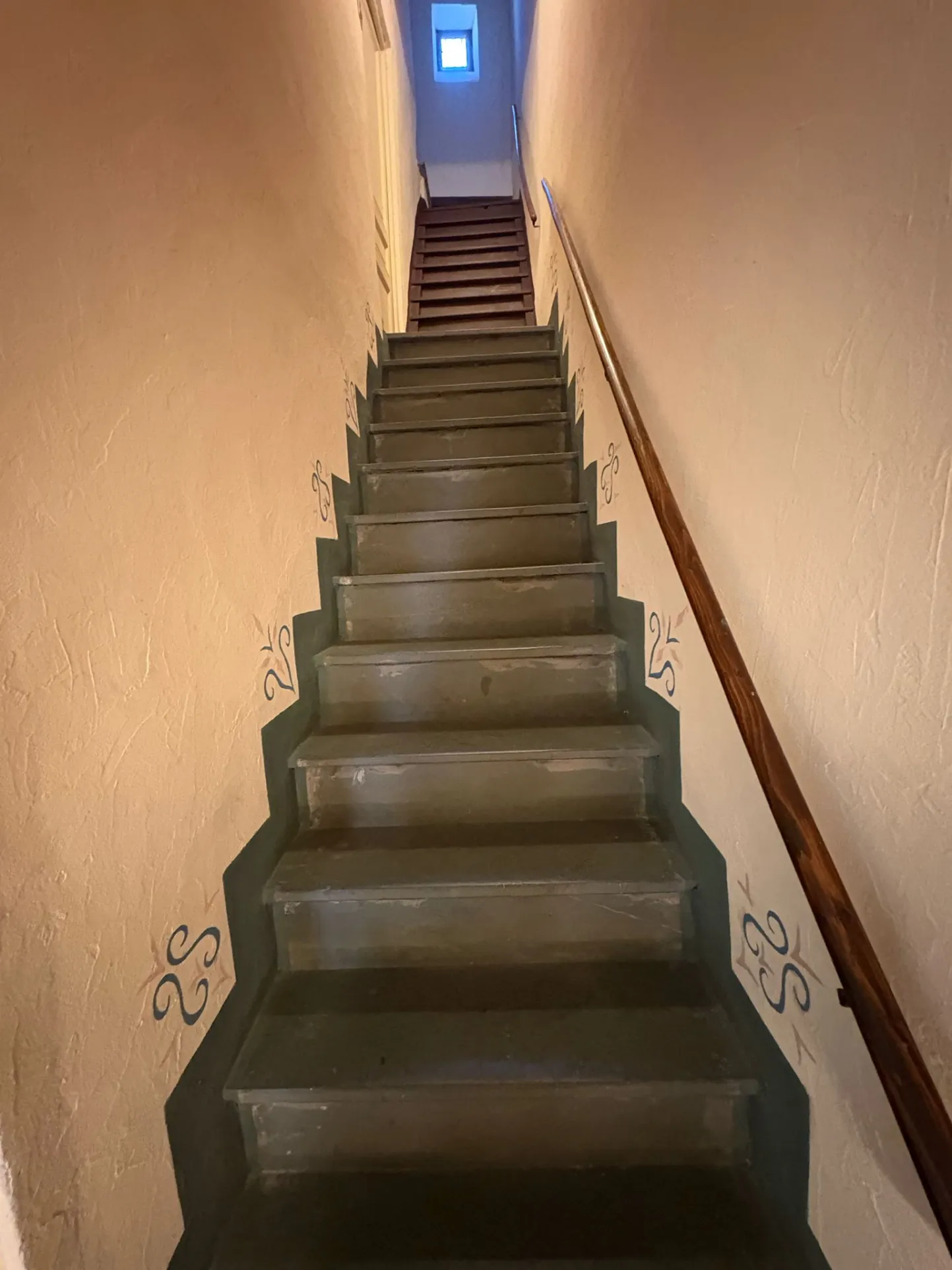 Maison de village à rénover à La Brigue avec grand potentiel et grenier aménageable 