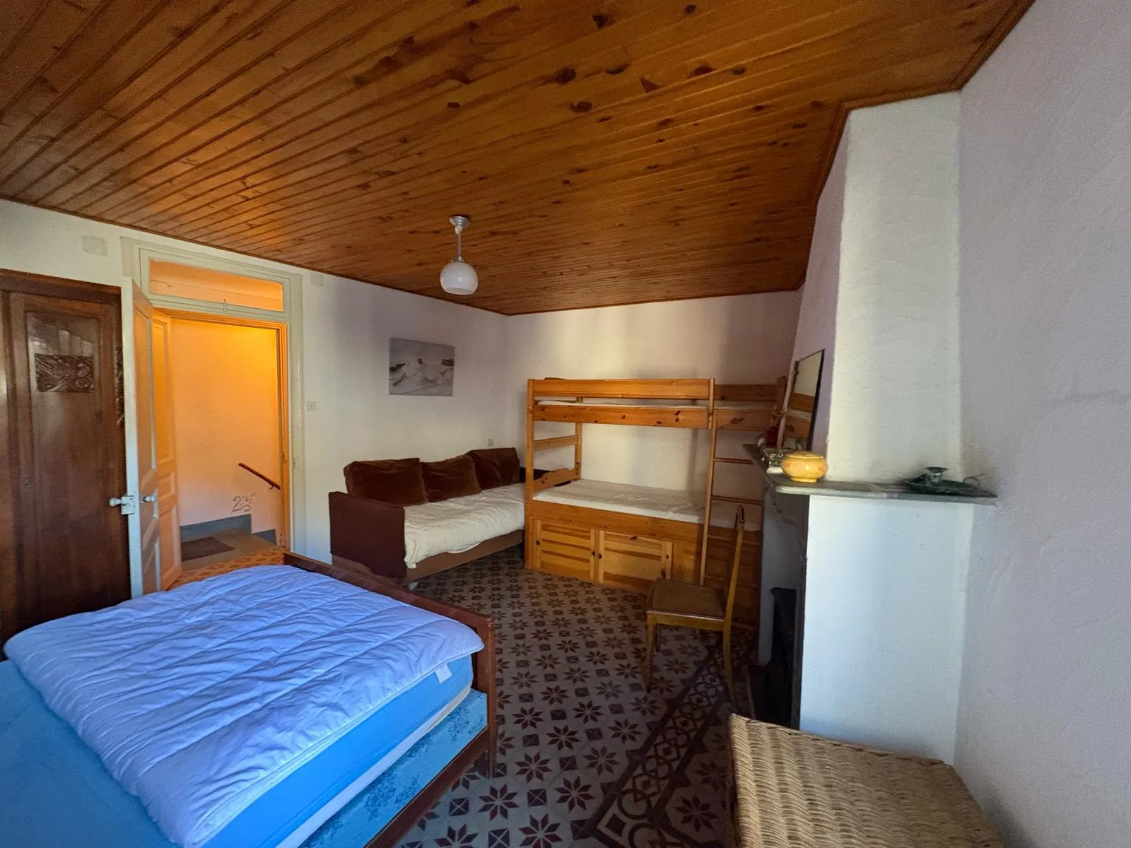 Maison de village à rénover à La Brigue avec grand potentiel et grenier aménageable 