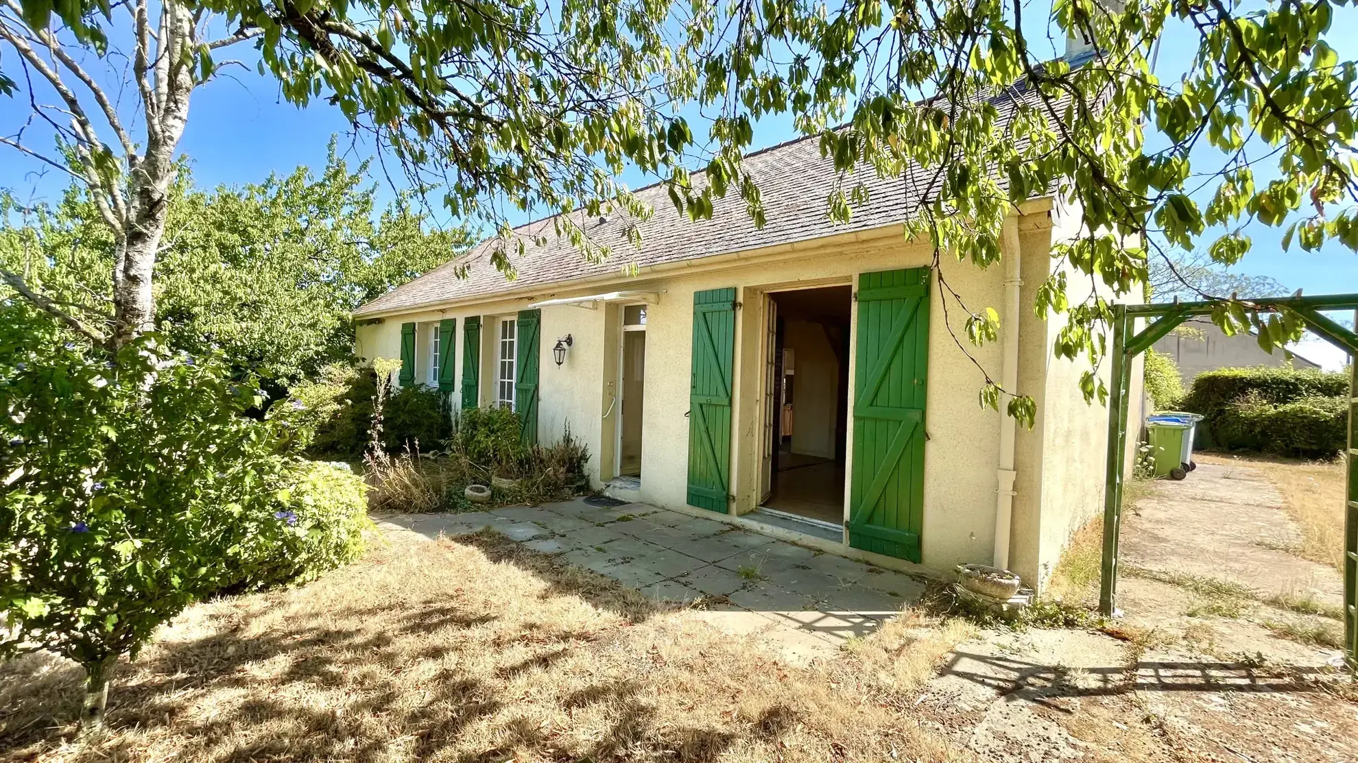 À vendre maison de plain-pied à Saint Clément de la Place - 85 m² avec jardin