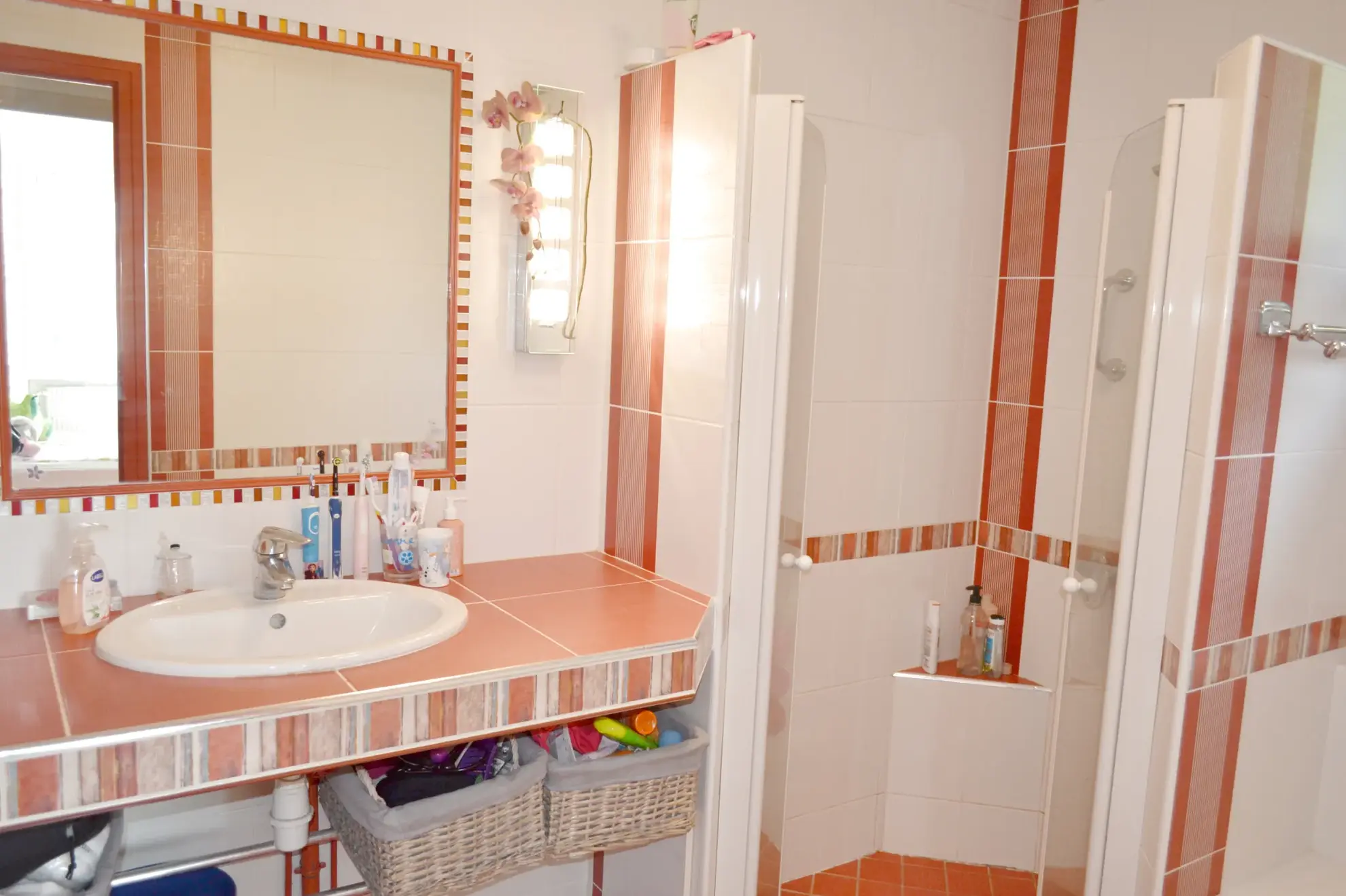 Maison T6 à La Tour du Pin avec grand jardin, garage et calme résidentiel 