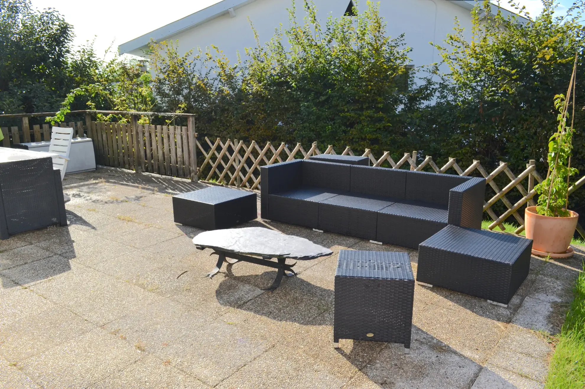 Maison T6 à La Tour du Pin avec grand jardin, garage et calme résidentiel 