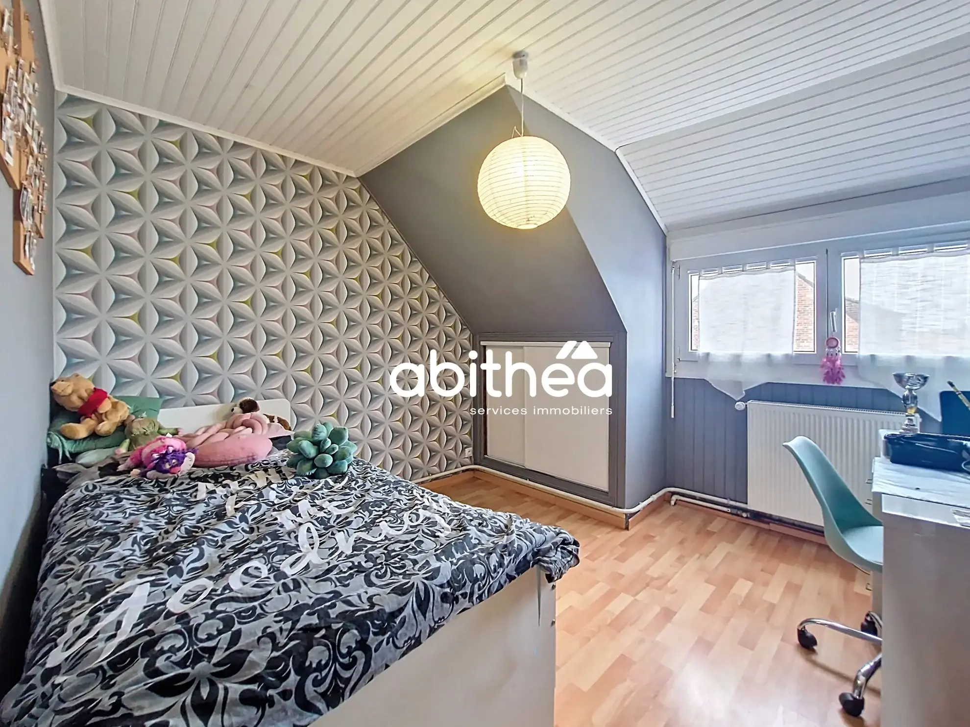 Maison semi-individuelle de 95 m² à Bauvin avec garage, jardin et véranda 