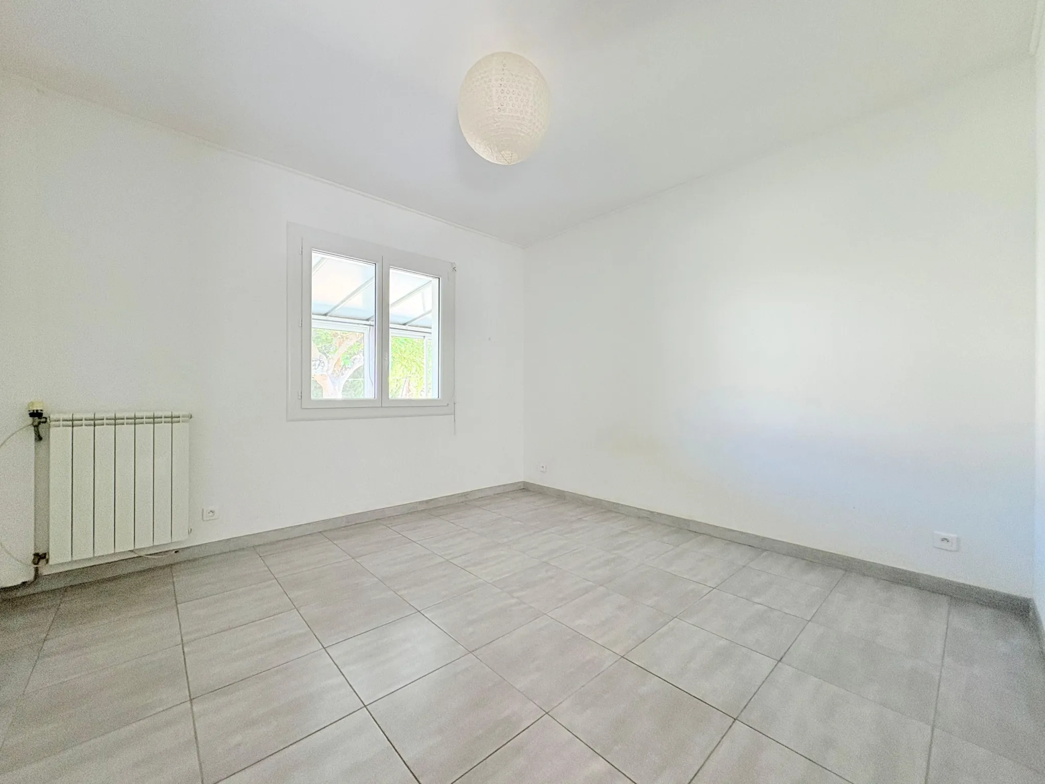 Villa 3 faces à Pollestres de 105 m² avec véranda et confort moderne 