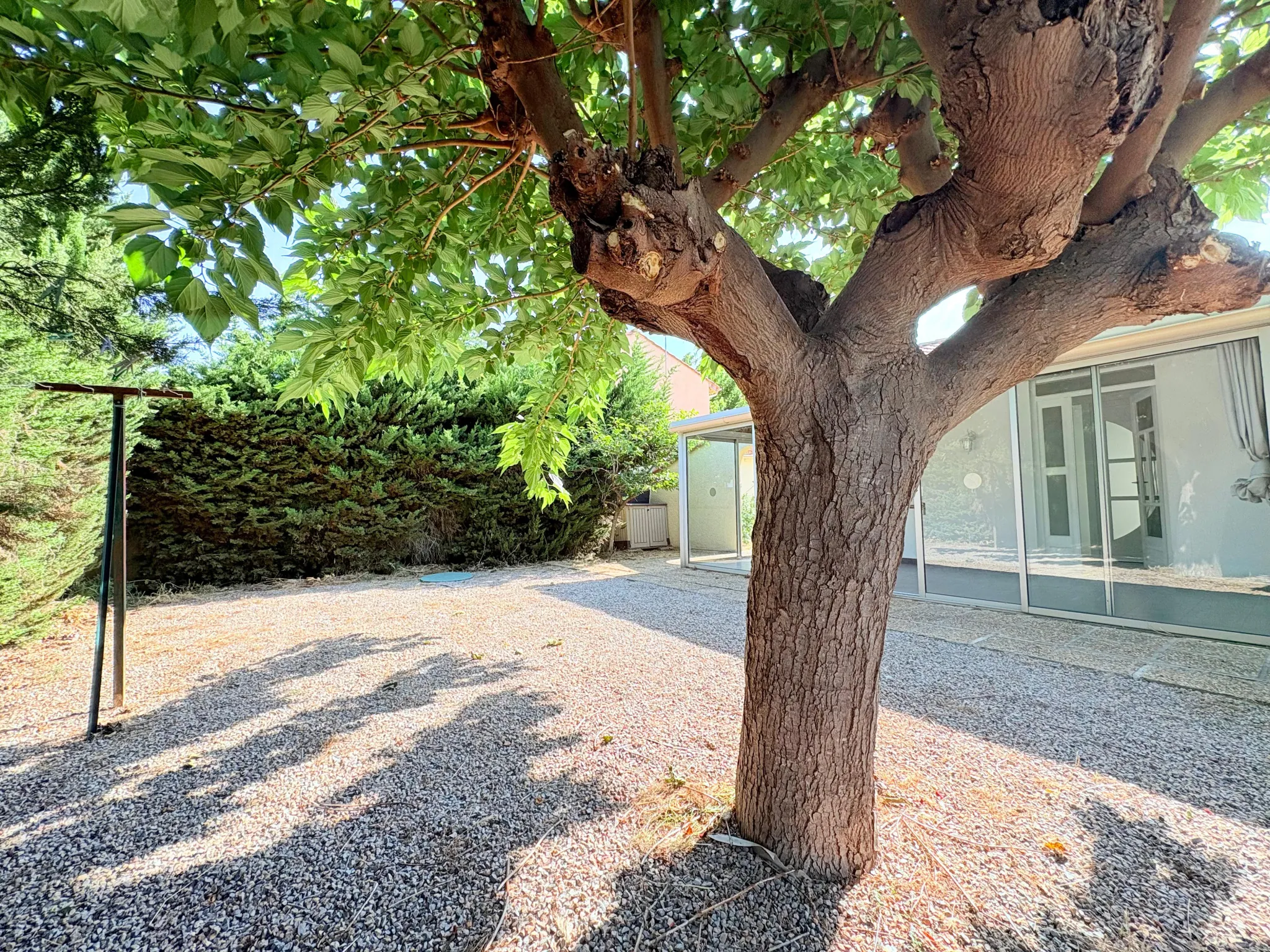 Villa 3 faces à Pollestres de 105 m² avec véranda et confort moderne 