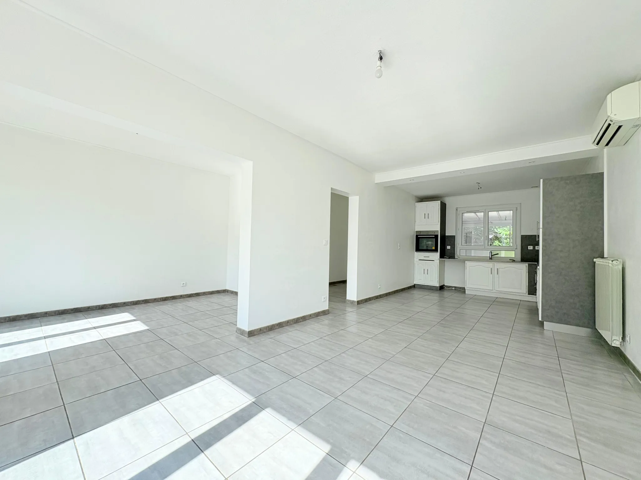 Villa 3 faces à Pollestres de 105 m² avec véranda et confort moderne 