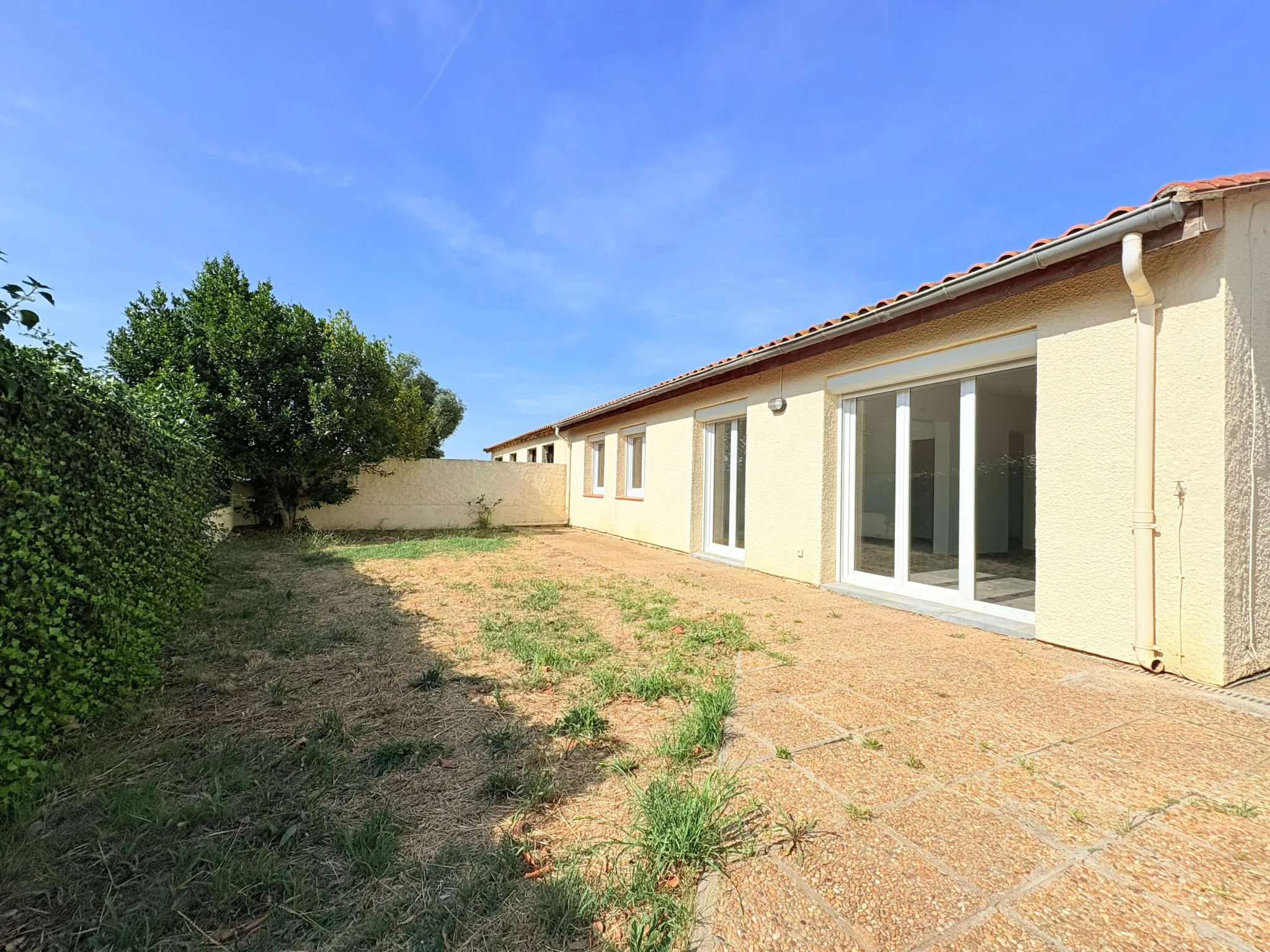 Villa 3 faces à Pollestres de 105 m² avec véranda et confort moderne 