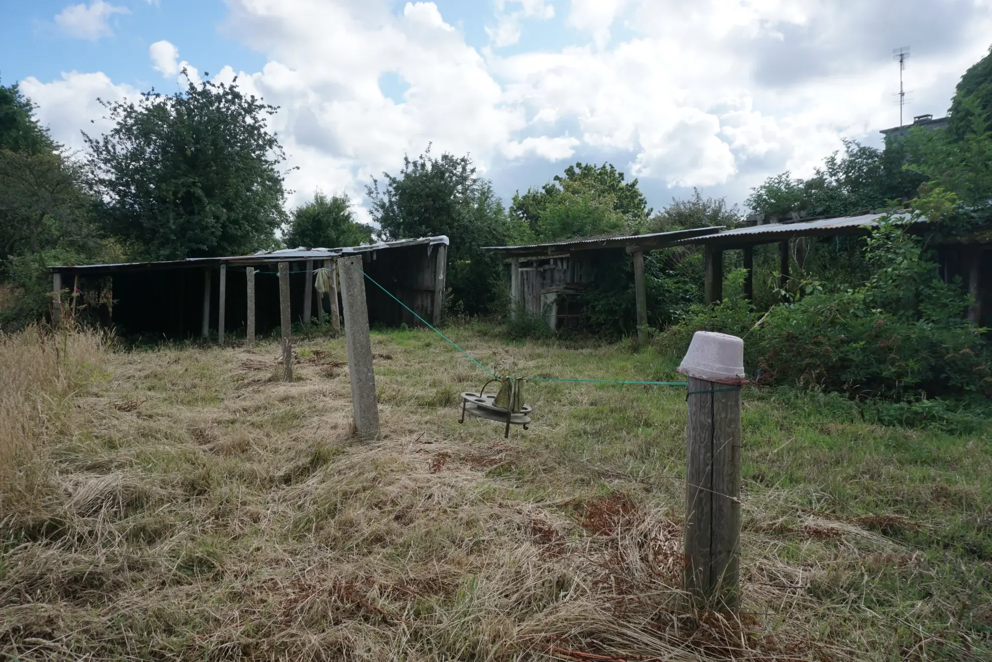Longère en pierre avec dépendances et prairie à Yvias près de Paimpol et Lanvollon 