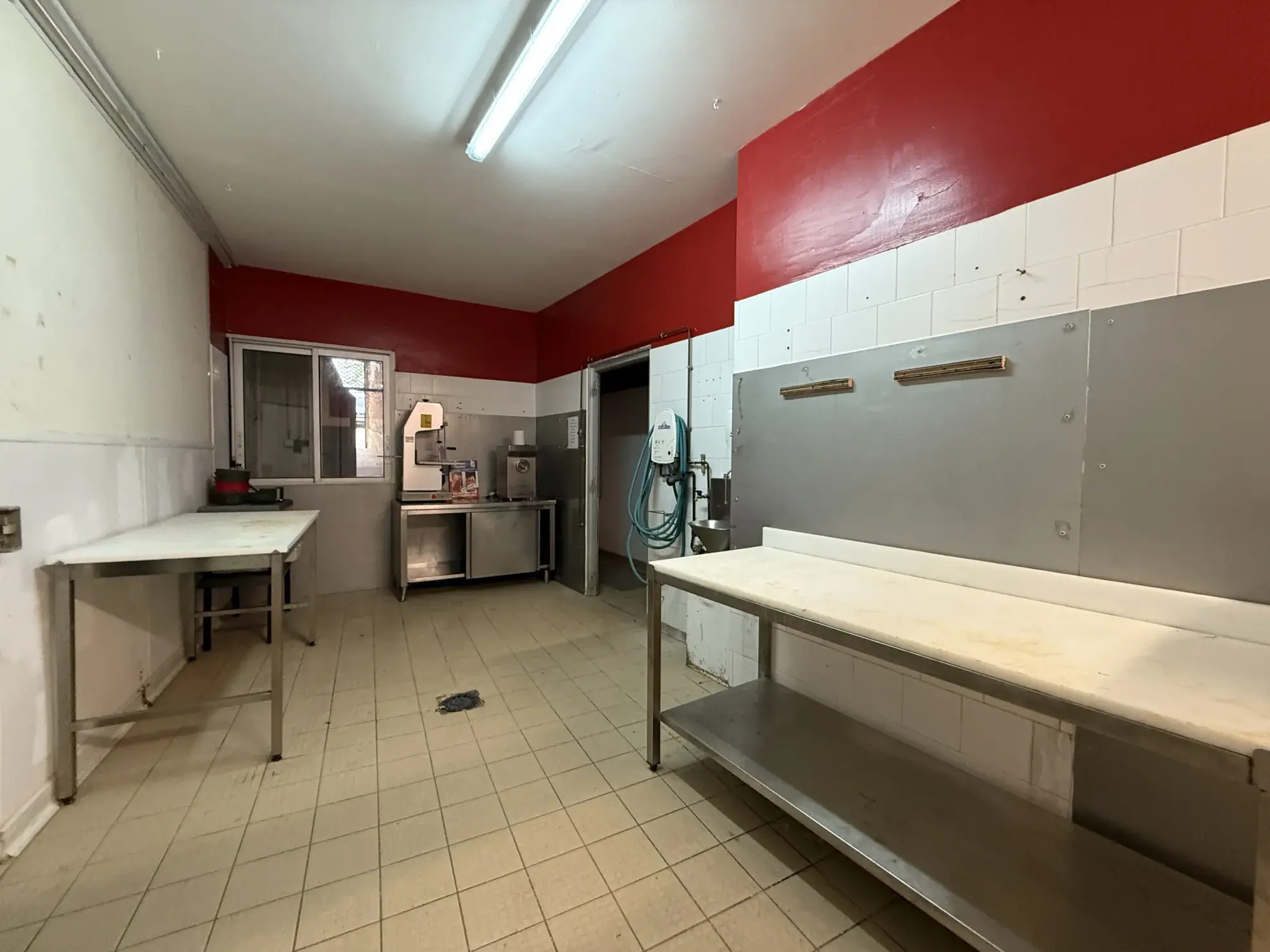 Immeuble mixte à vendre à Guitres - Opportunité d’investissement dans centre-ville 