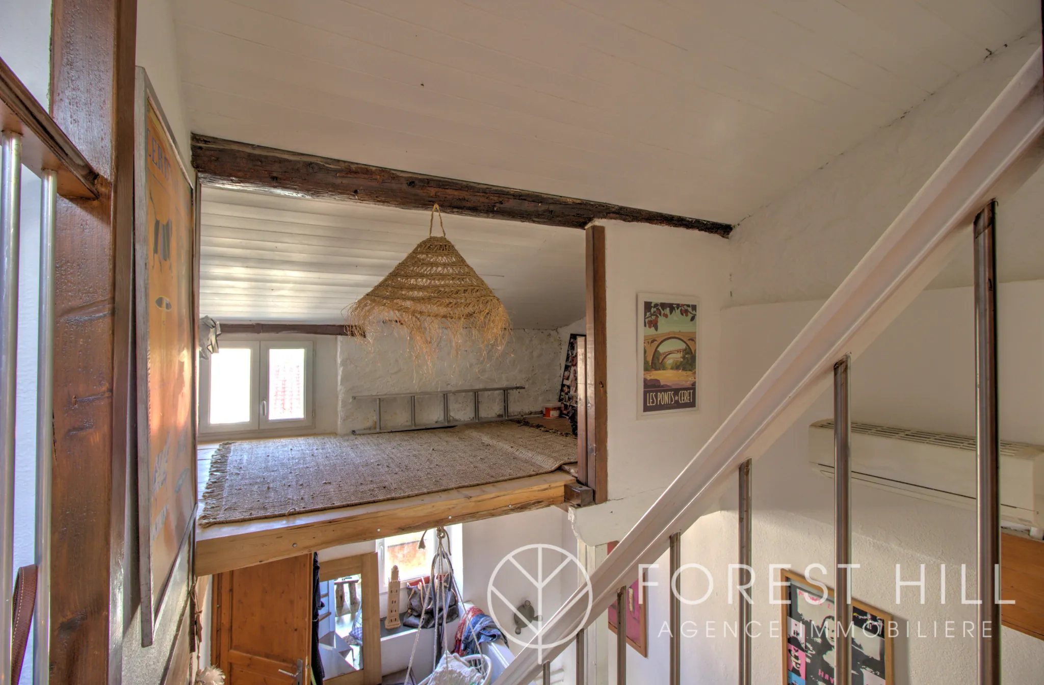 Triplex authentique à Céret avec terrasse et charme du bois et pierre 