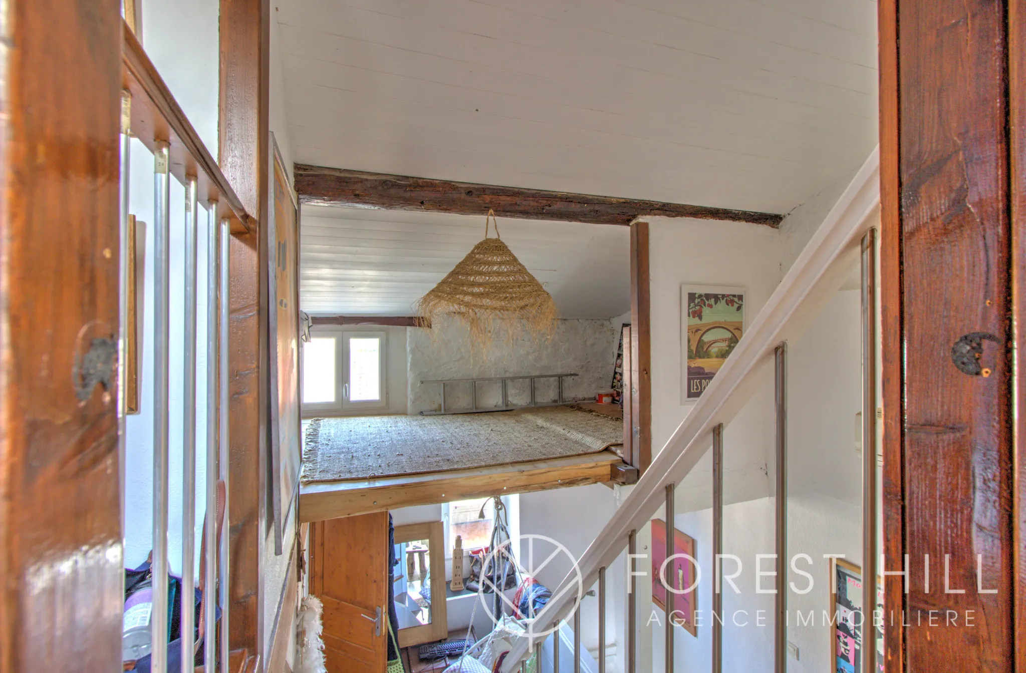 Triplex authentique à Céret avec terrasse et charme du bois et pierre 